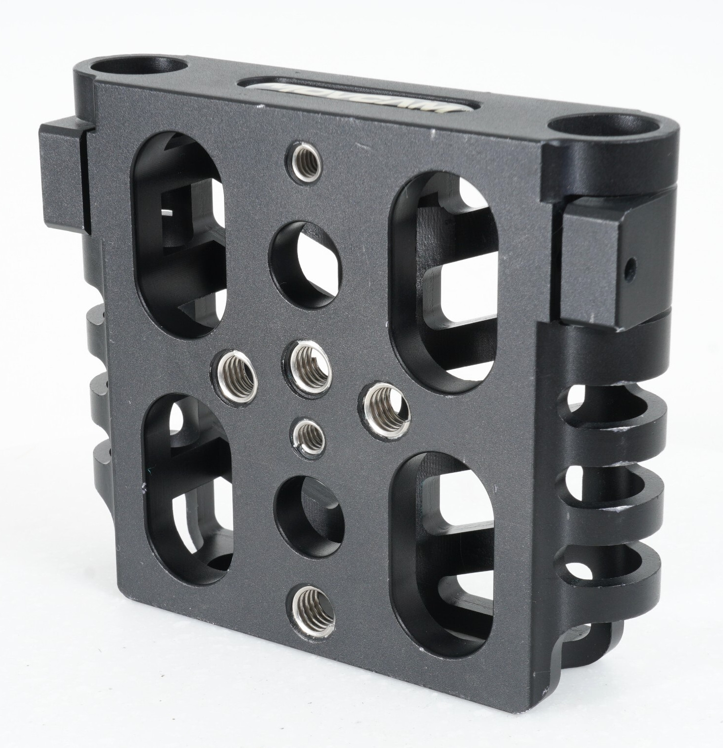 – MOVCAM BASEPLATE ADAPTER FOR 19MM RODS