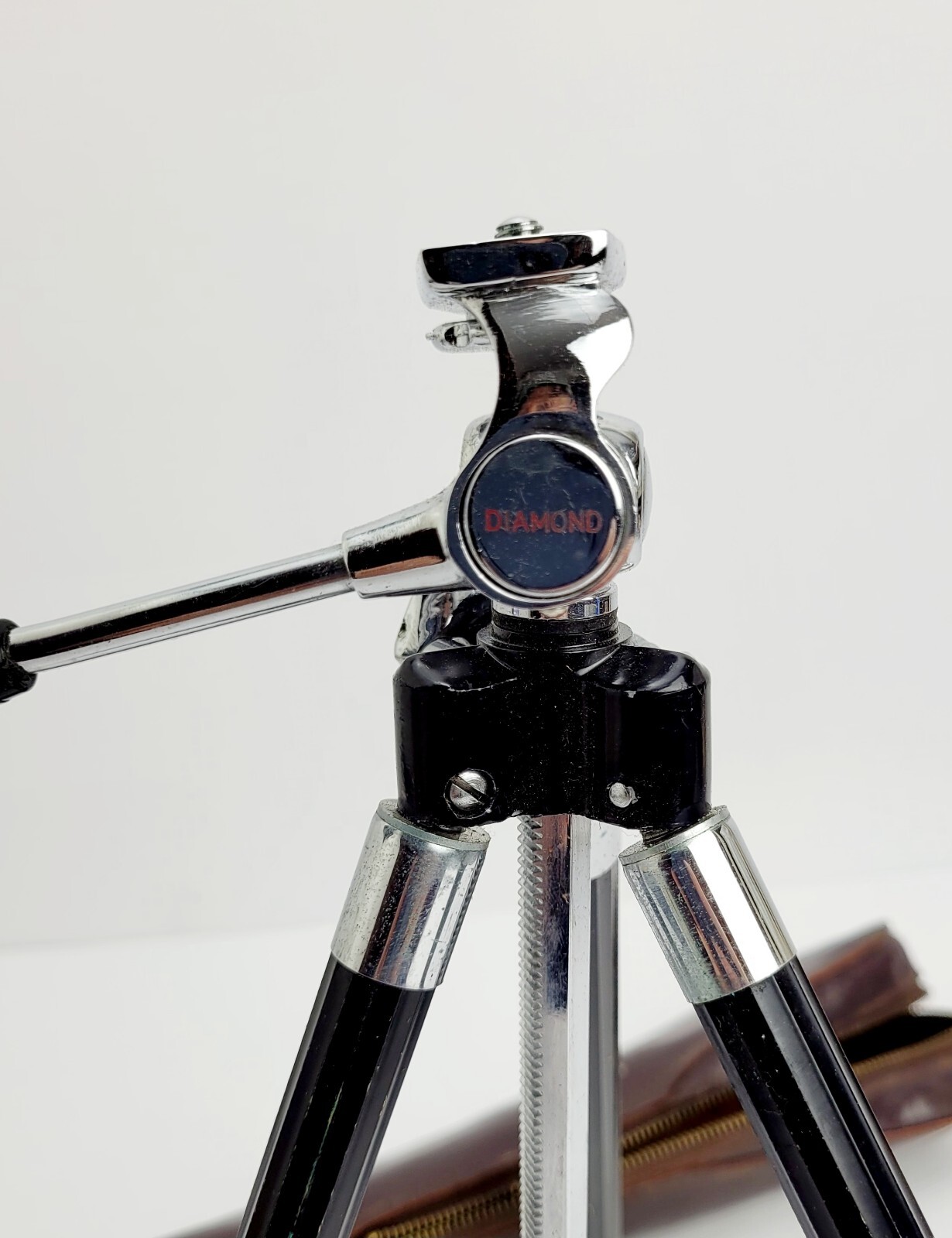 Diamond Camera Tripod With Zipper Closing Leather Cary Case With Handle