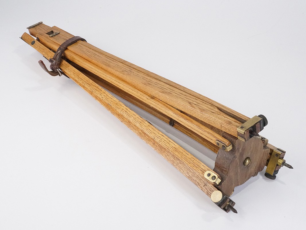 TRIPOD, WOODEN, STANDS ROUGHLY 48 INCHES TALL WHEN EXTENDED/227292