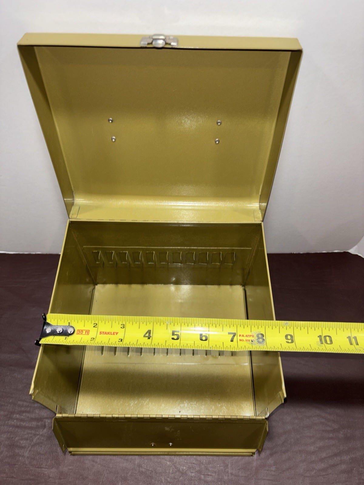 Vtg Bruce 12 Film Reel Metal Storage Case & 4 Scherer Empty 8mm 400ft Canister
