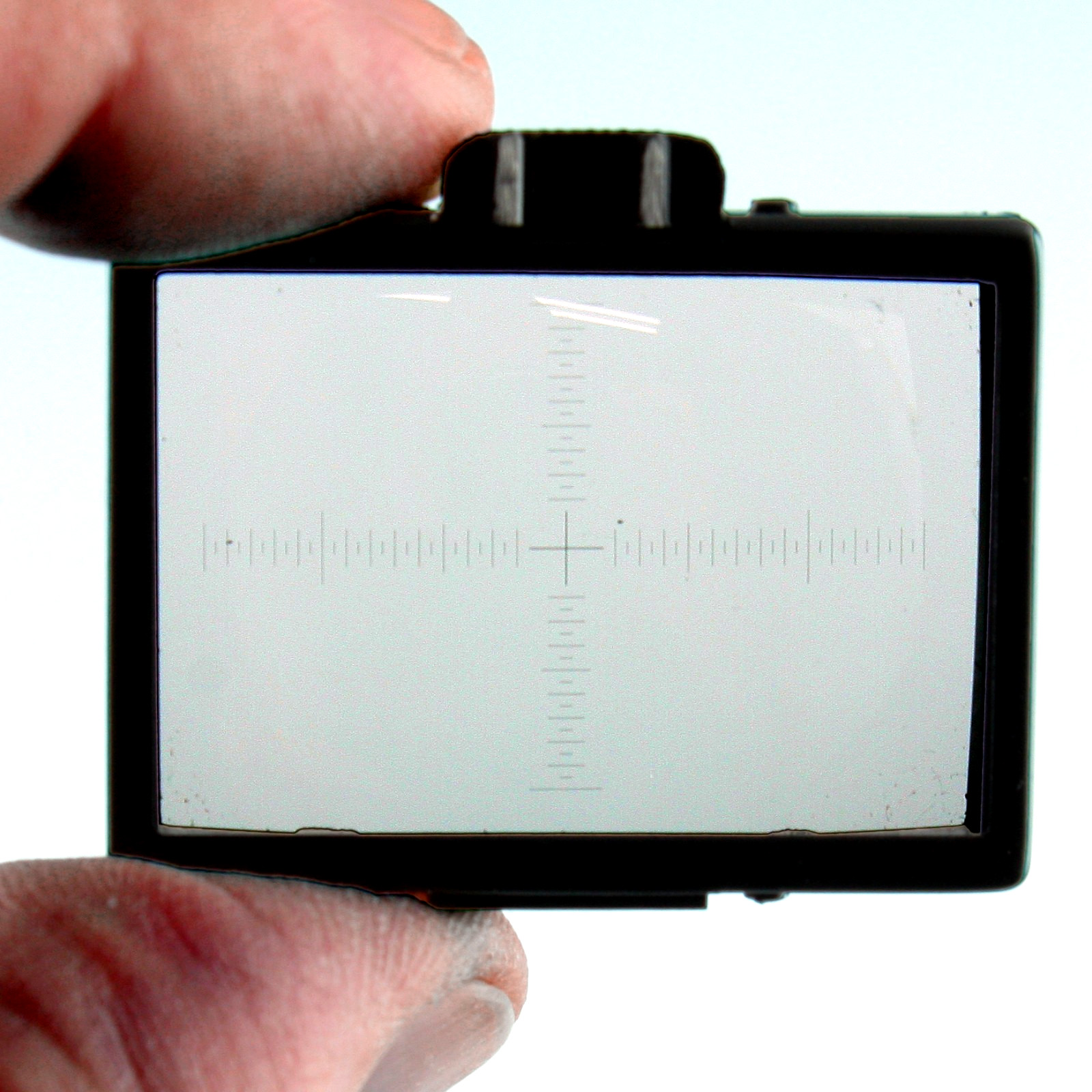 Topcon Focusing Screen No.6 – Cross-Hairs & 0.5mm Horizontal & Vertical Scales