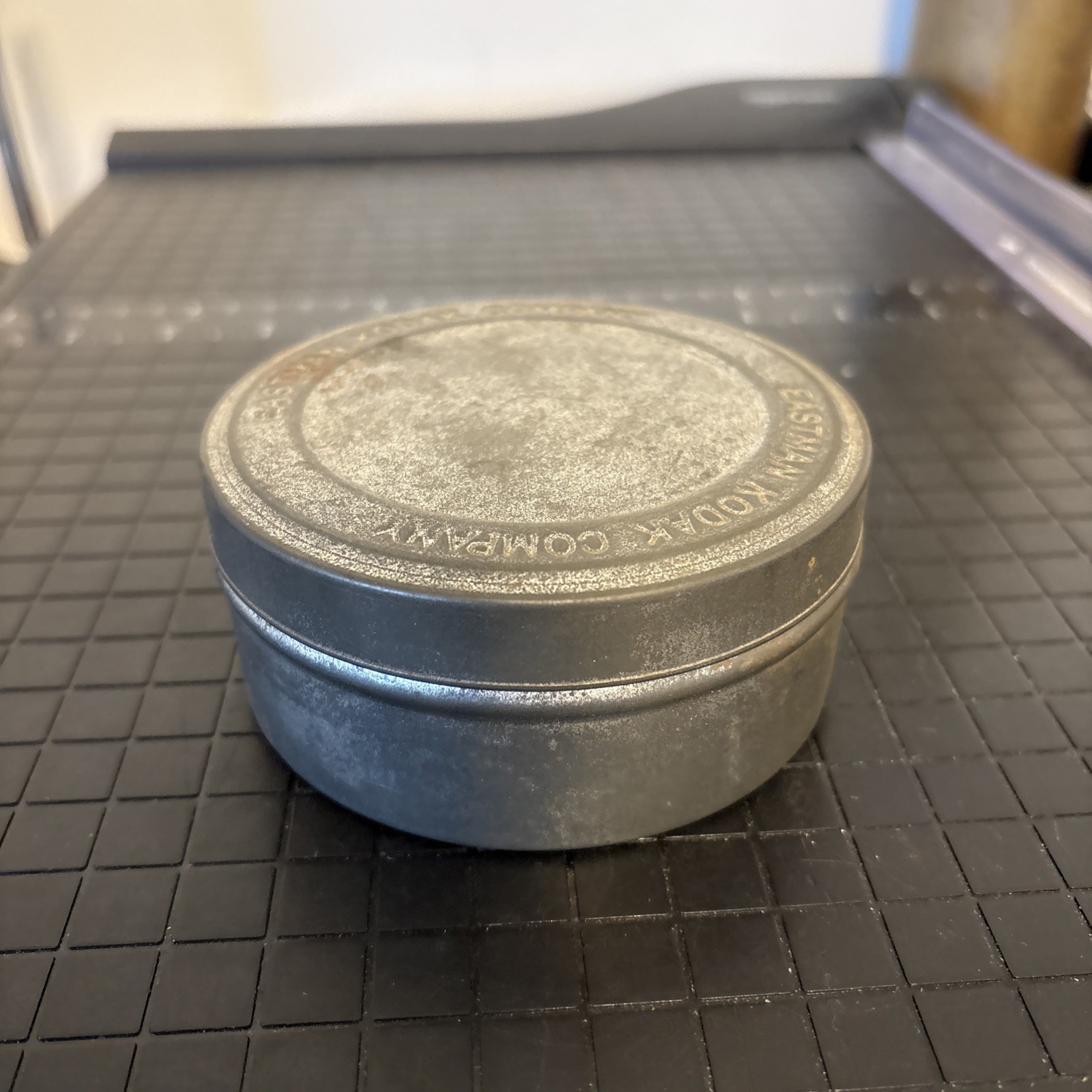 Vintage Eastman Kodak Company 35mm Home Movie Film Tin Can empty Canister