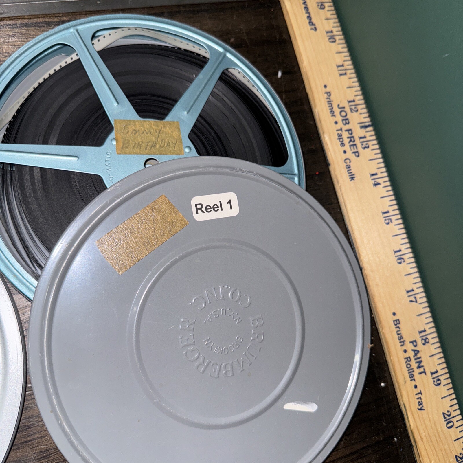 Vintage 8 mm carry case 12 slots and six reels with Splicer