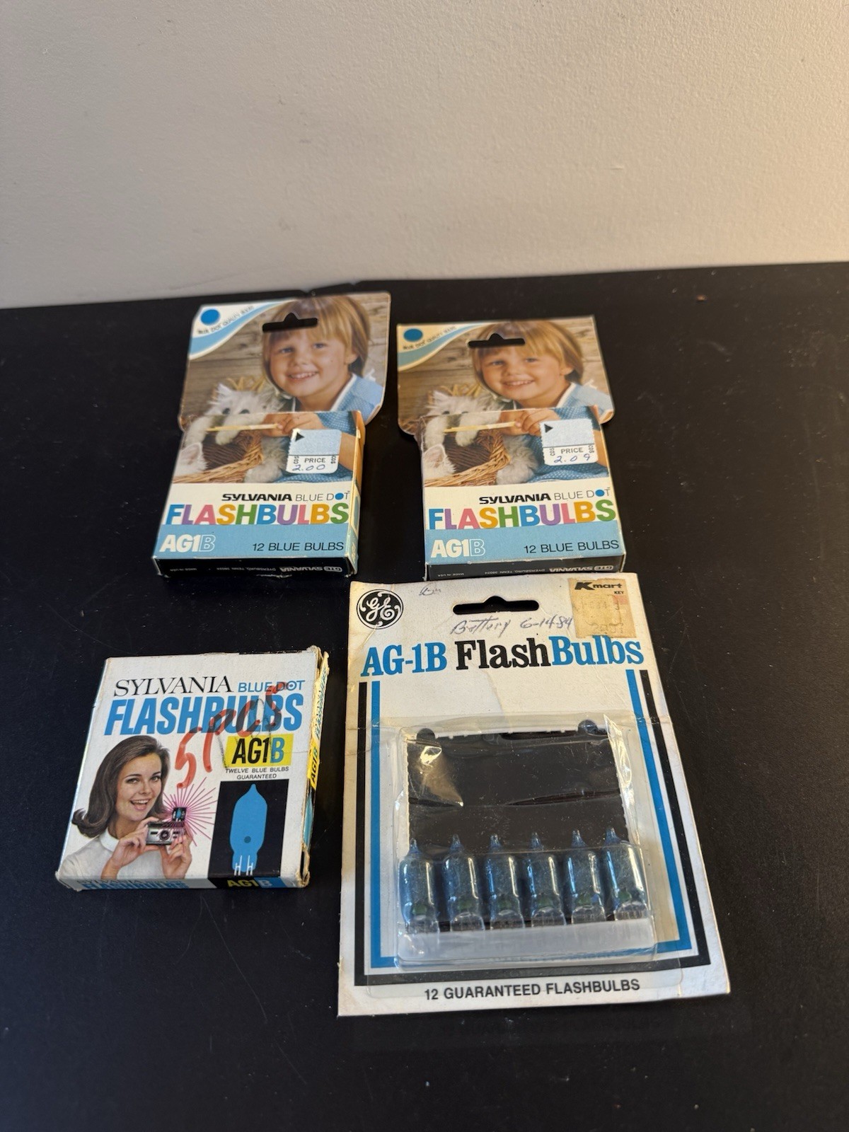 Vintage Sylvania AG-1B Blue Dot Flashbulbs In Original Box