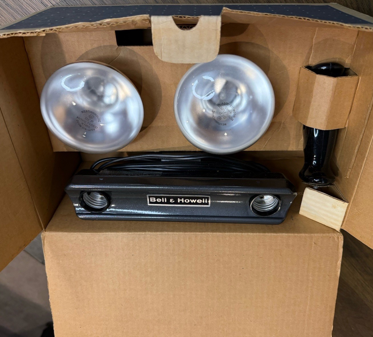 Bell & Howell Vintage Movie Light Bar Kit w/ Box Paperwork Photoflood