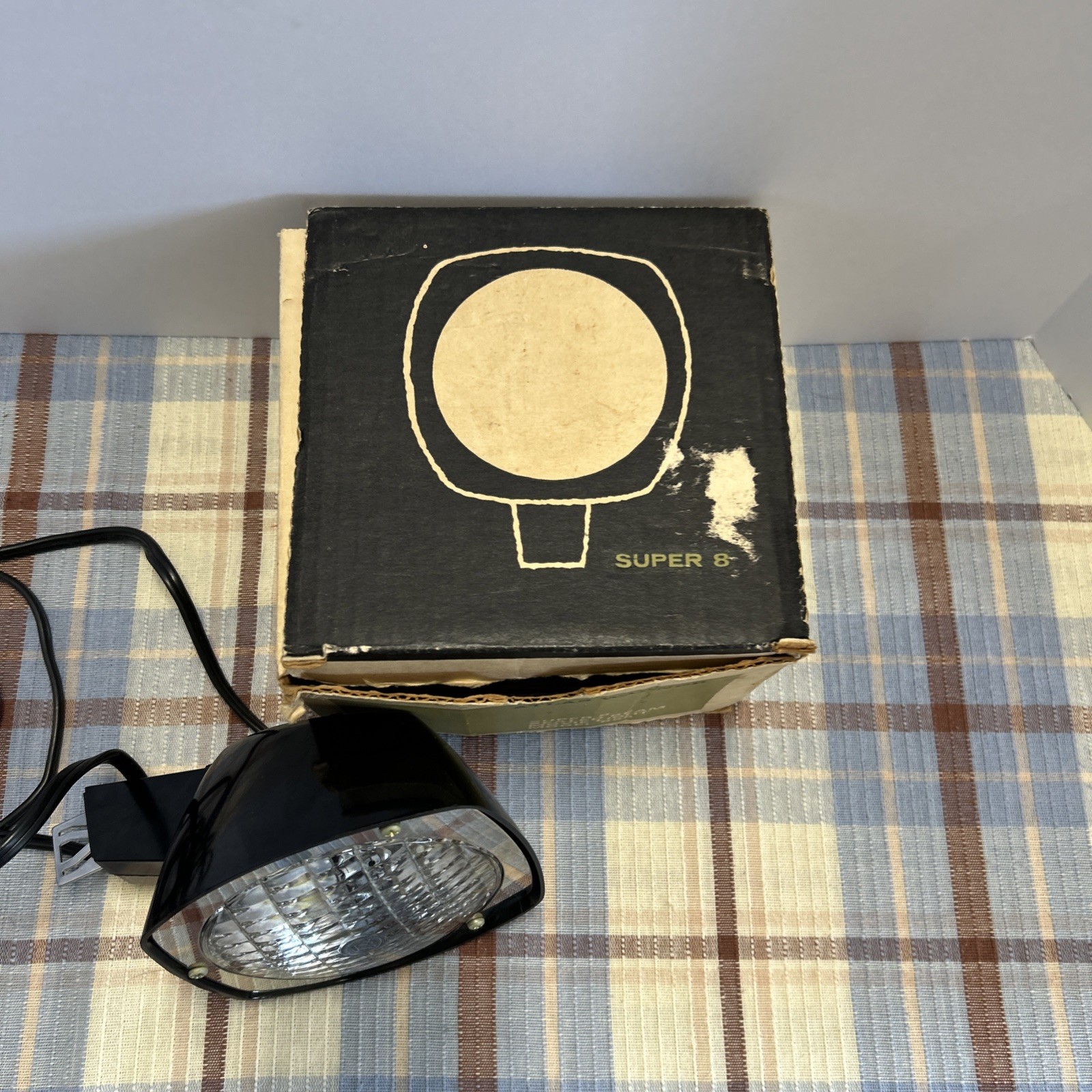 Atlas Warner Super 8 Sealed Beam Movie Light Model 855-Original Box with Film