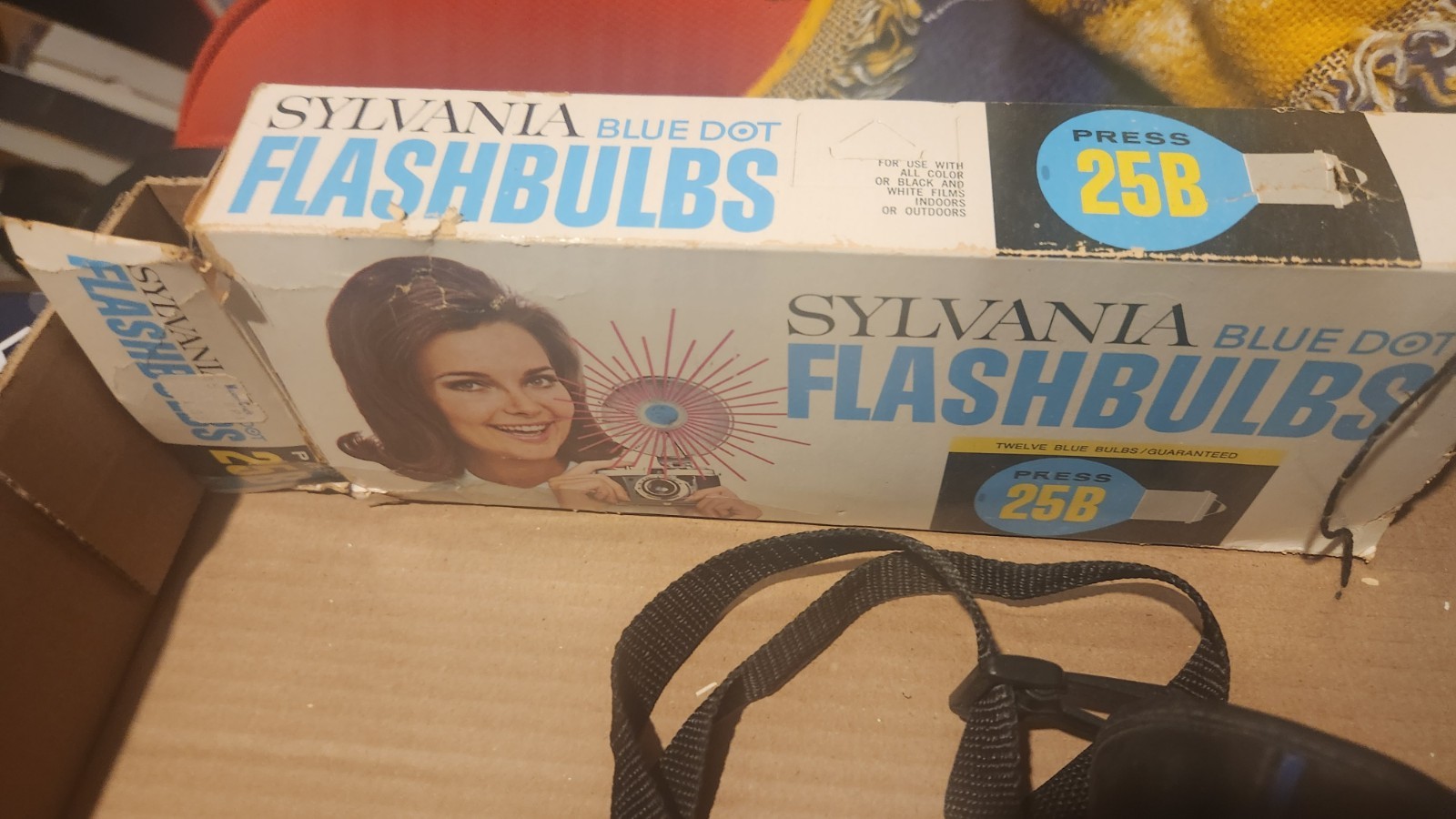 Sylvania Blue Dot Press 25B Flash Bulbs Blue Vintage Box of 9 New Old Stock