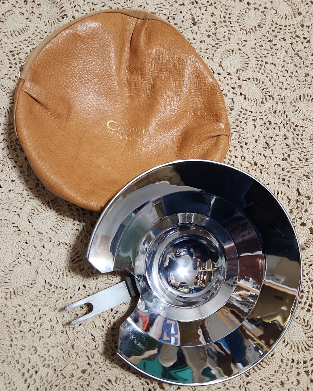 Canon 7 inch Reflector with Tan Case Vintage