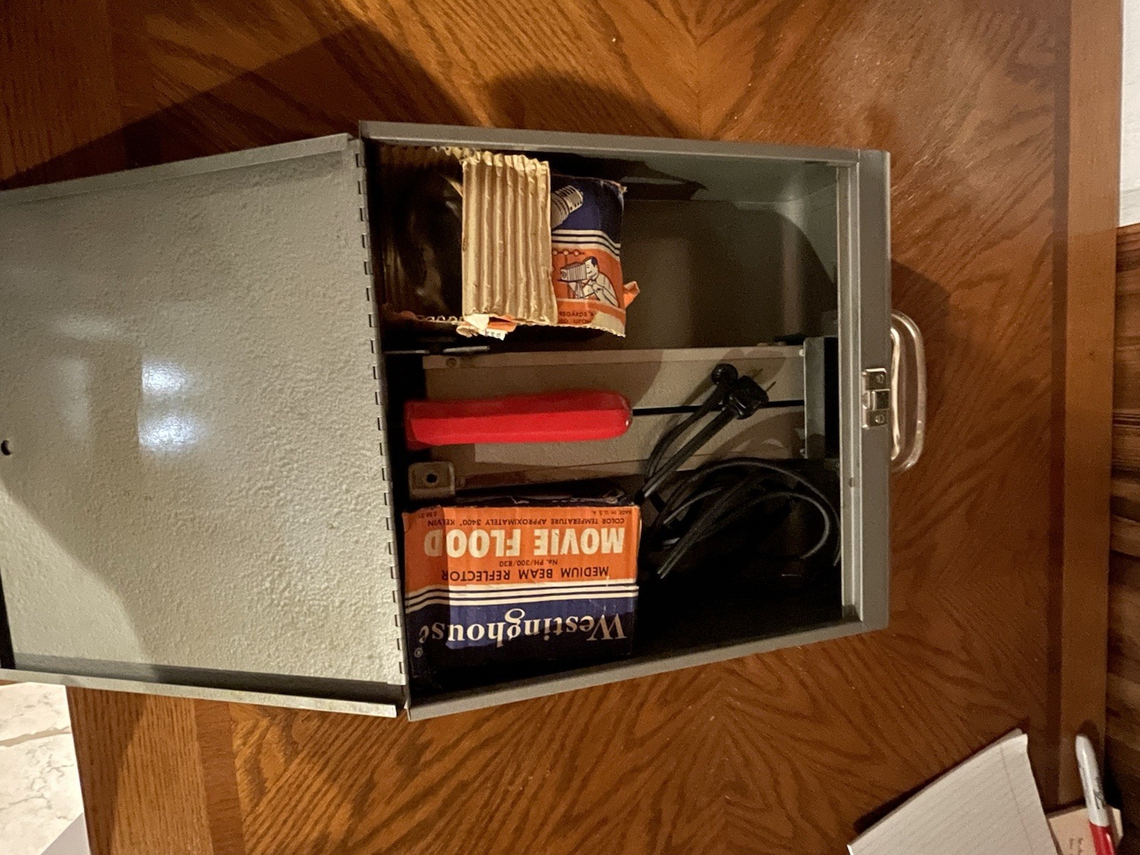 Vtg Sears Roebuck Folding Photo Movie Light Bar, 2 & 4 Lamp W 4 Vtg MOVIE BULBS