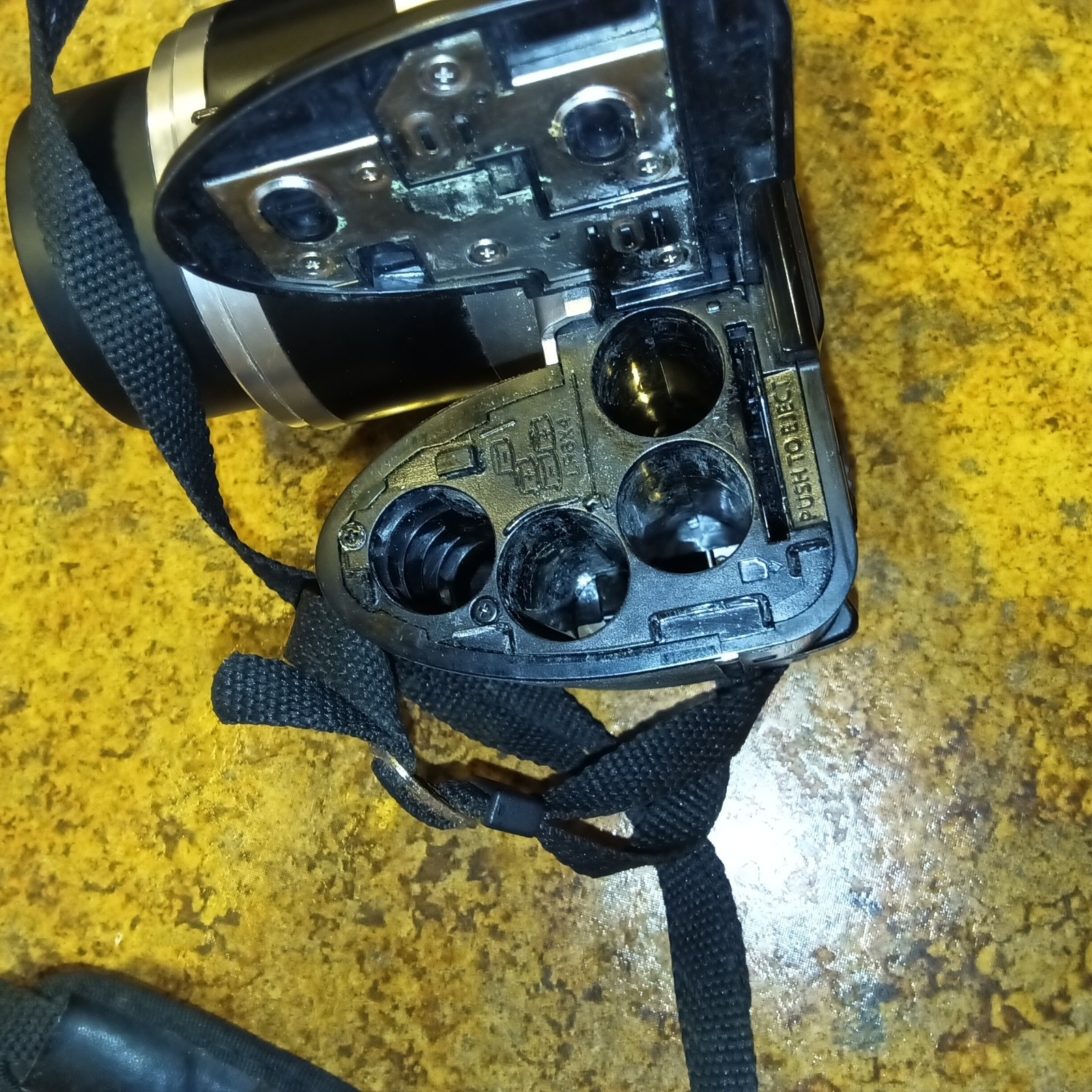 (3) Camara Lot For Parts, Bell &Howell, Kodak And Olympus!