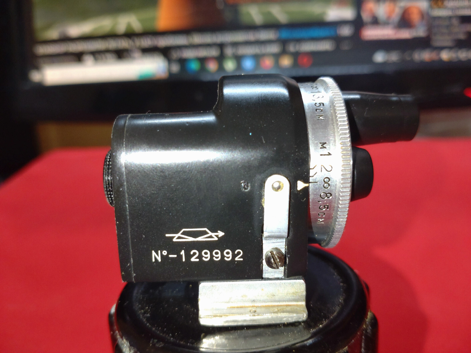 Russian USSR Universal turret viewfinder 28-135 mm for RF camera Krasnogorsk