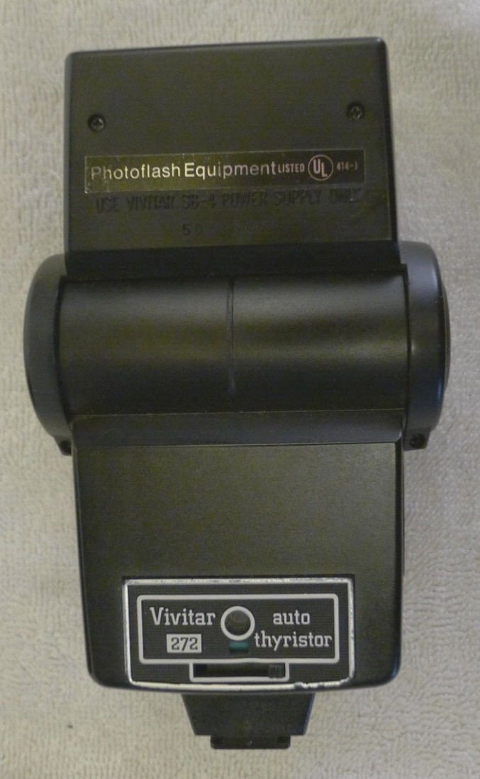 Vivitar Auto Thyristor 272 Shoe Mount Camera Flash with Case & Manual -TESTED