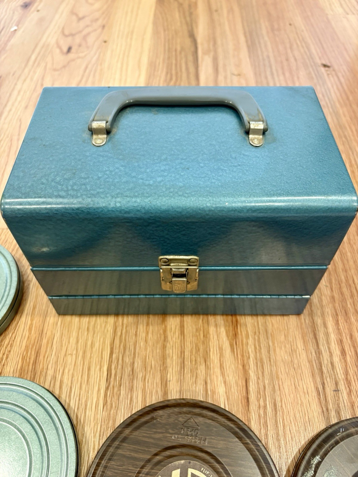 Lot Of 8 Vintage 5” 8mm Metal Film Reel Cases With Blue Metal Locking Case