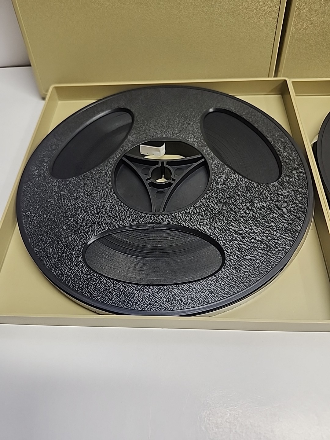 Reel To Reel Movies And Cases Hawaii X2 & 1 Unknown 5 Cases 2 Empty Reels 8mm