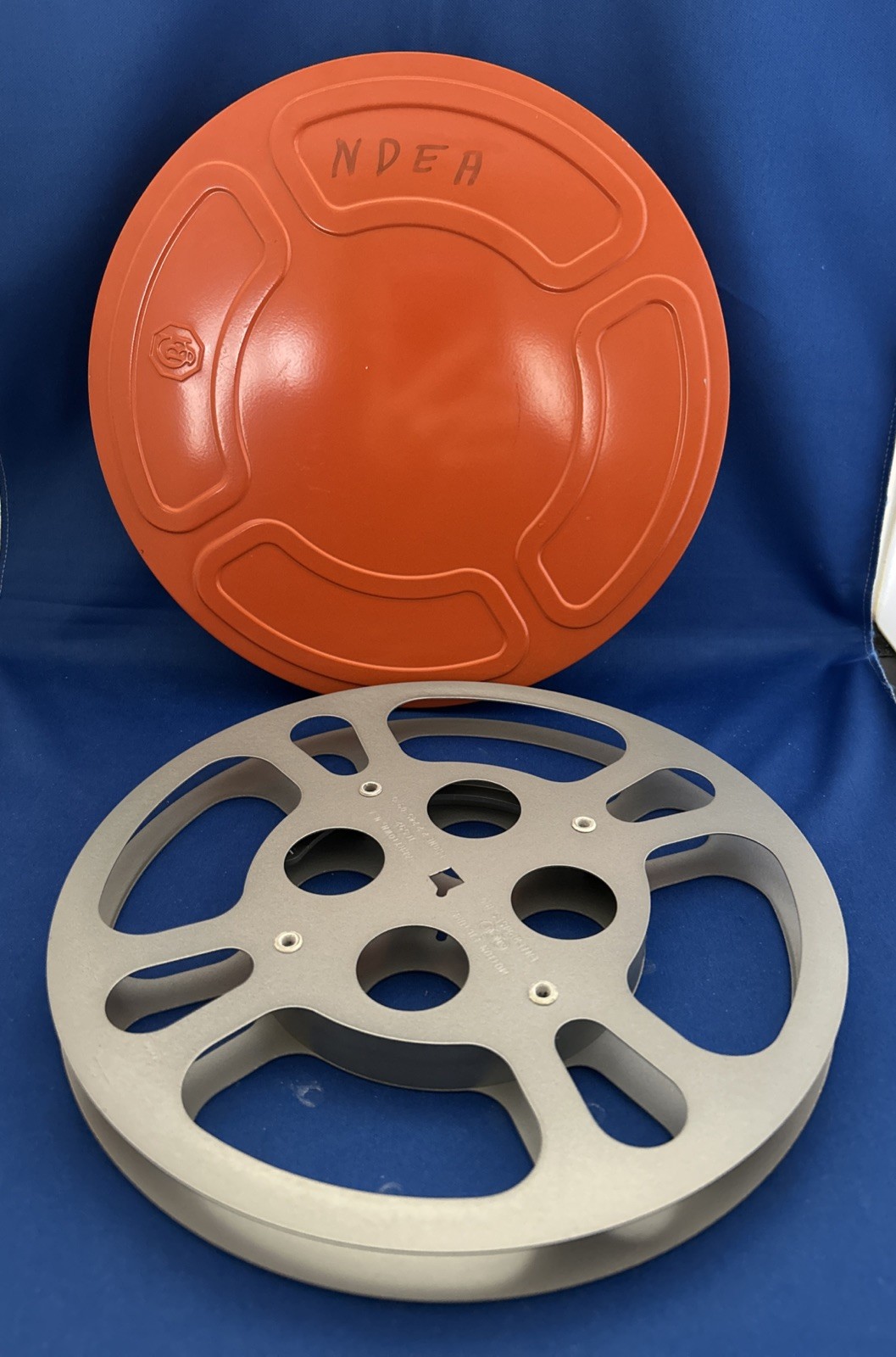 1 Movie Motion Picture Enterprises Steel 9.25″ Film Reel 16mm w/ GB Orange Case