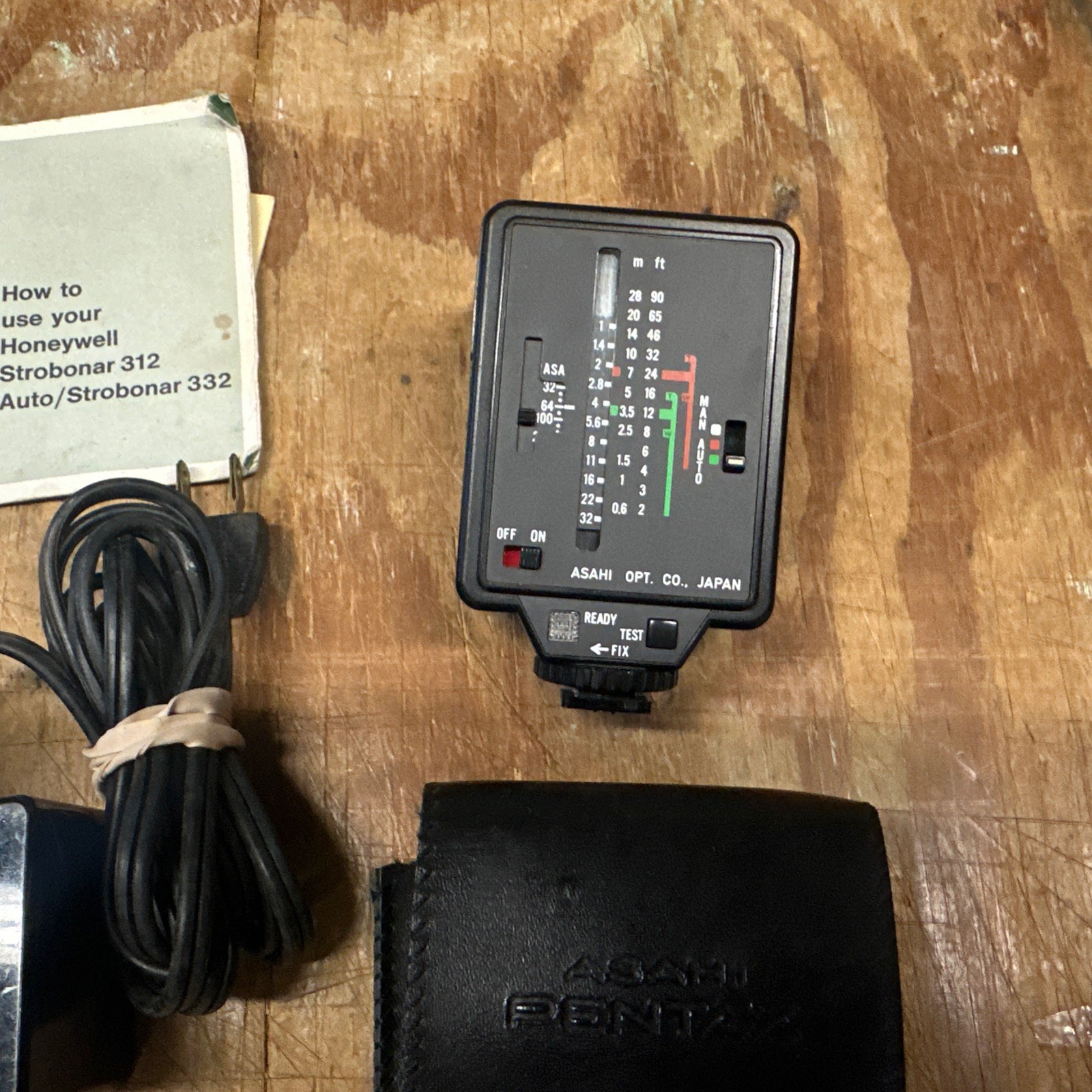 Vintage Lot Of 2 Photo Flash Units PARTS ONLY Strobonar 313 Pentax AF 200S