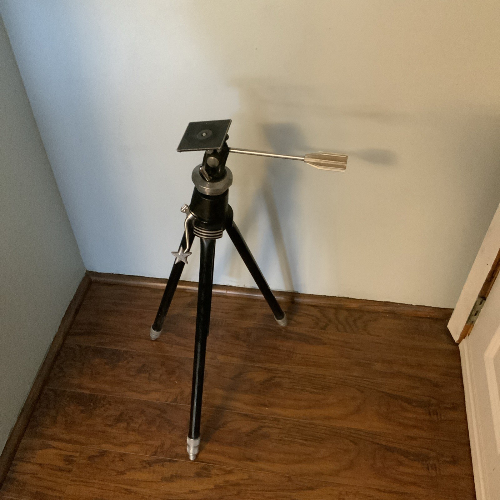 Vintage Star d Conquest Tripod Deco Style black and chrome retro noir