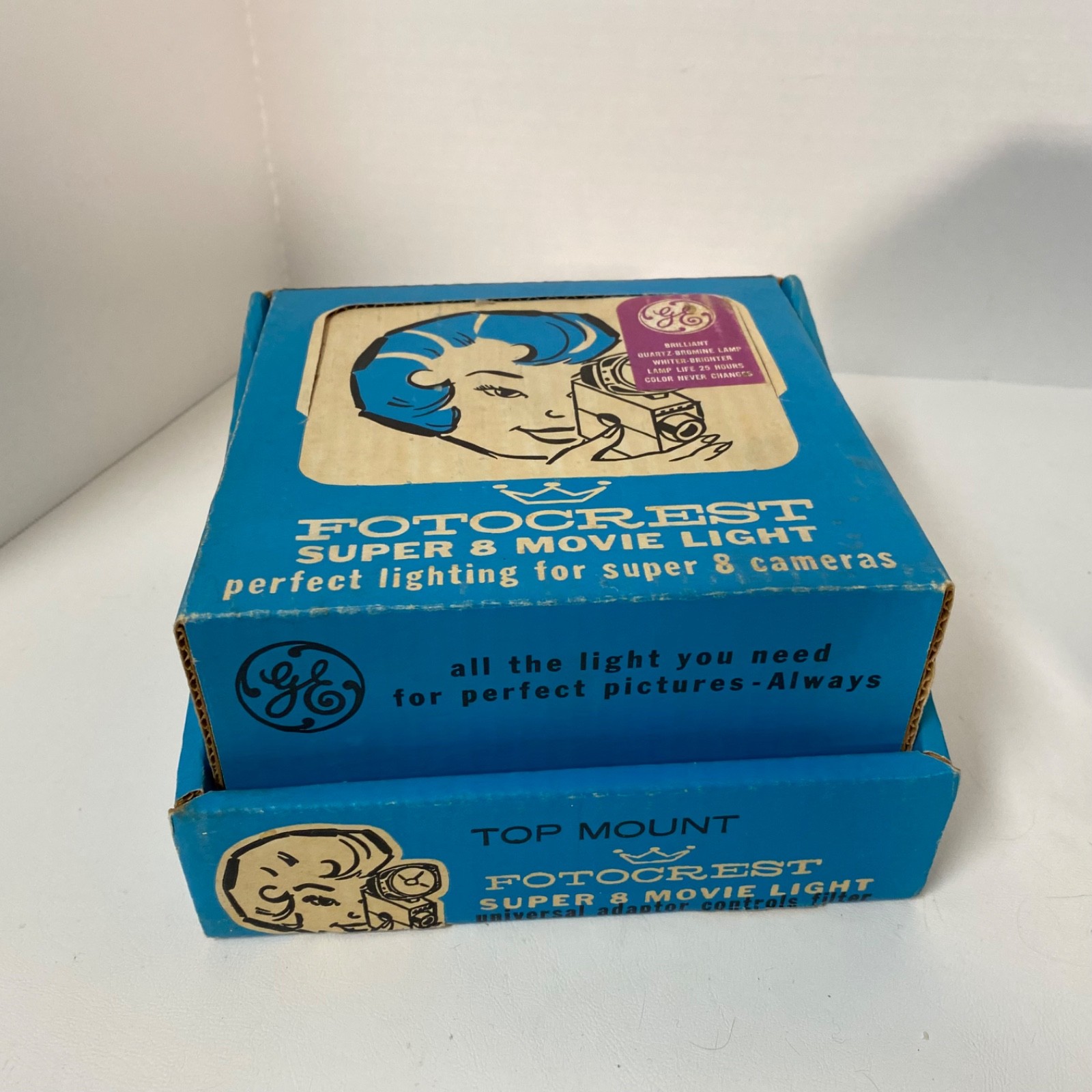 2 Vintage GE Fotocrest Super 8 Movie Light • ACME-Lite • With Boxes • Works!