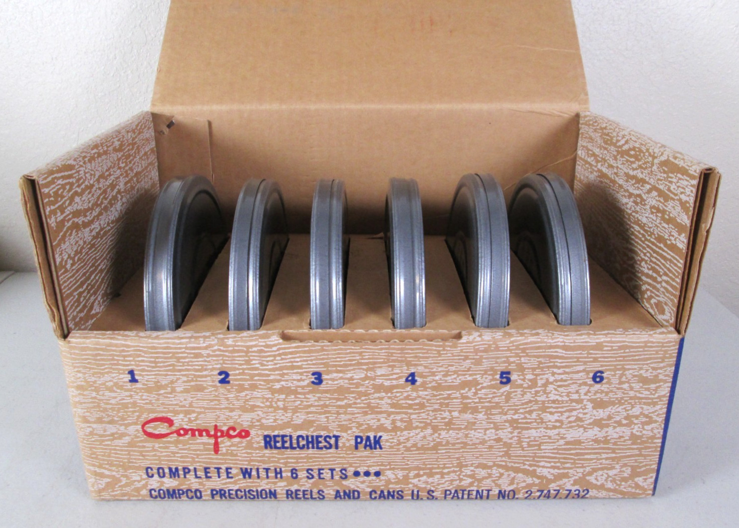 Vintage COMPCO Reel Chest Pak – 6 – 200 Ft. 8mm Metal Film Reel w/ Storage Cans