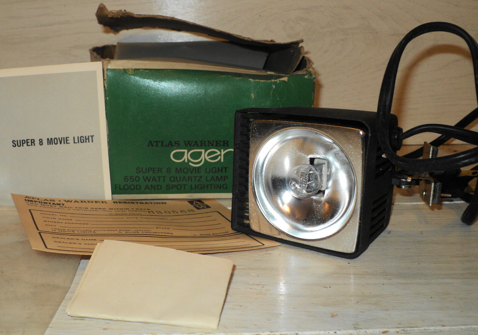 Vintage atlas Warner Agena Supe 8 Movie LIght 650 Watt Quartz Lamp Flood Spot