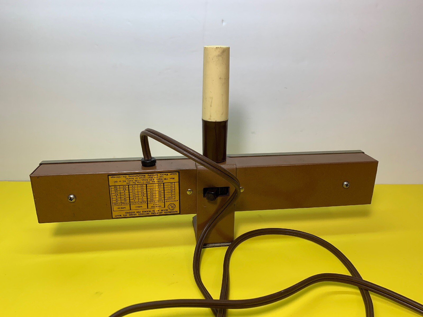Logan Electric Model No. 220 Lite Holder 2 Light Bar Vintage Photography Lamp