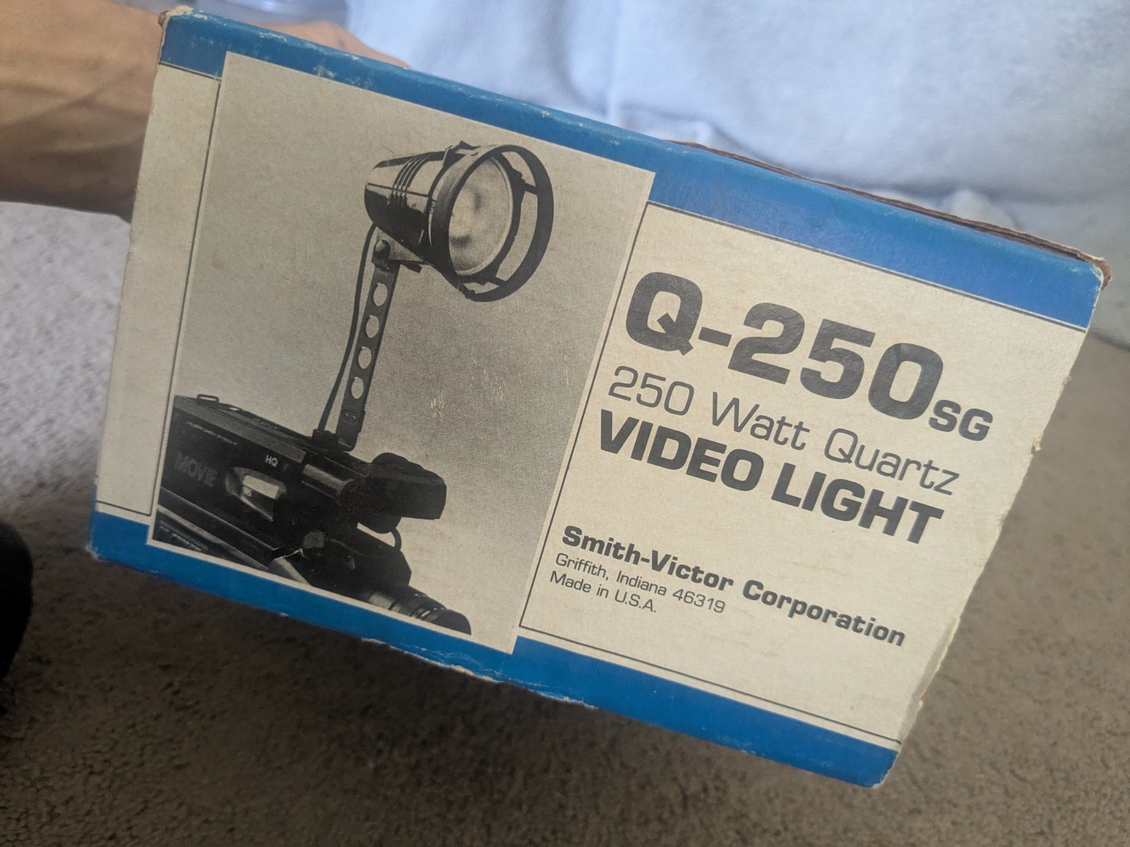 Sears Smith Victor Model Q-250 Plug In Movie Light- Vintage – Works