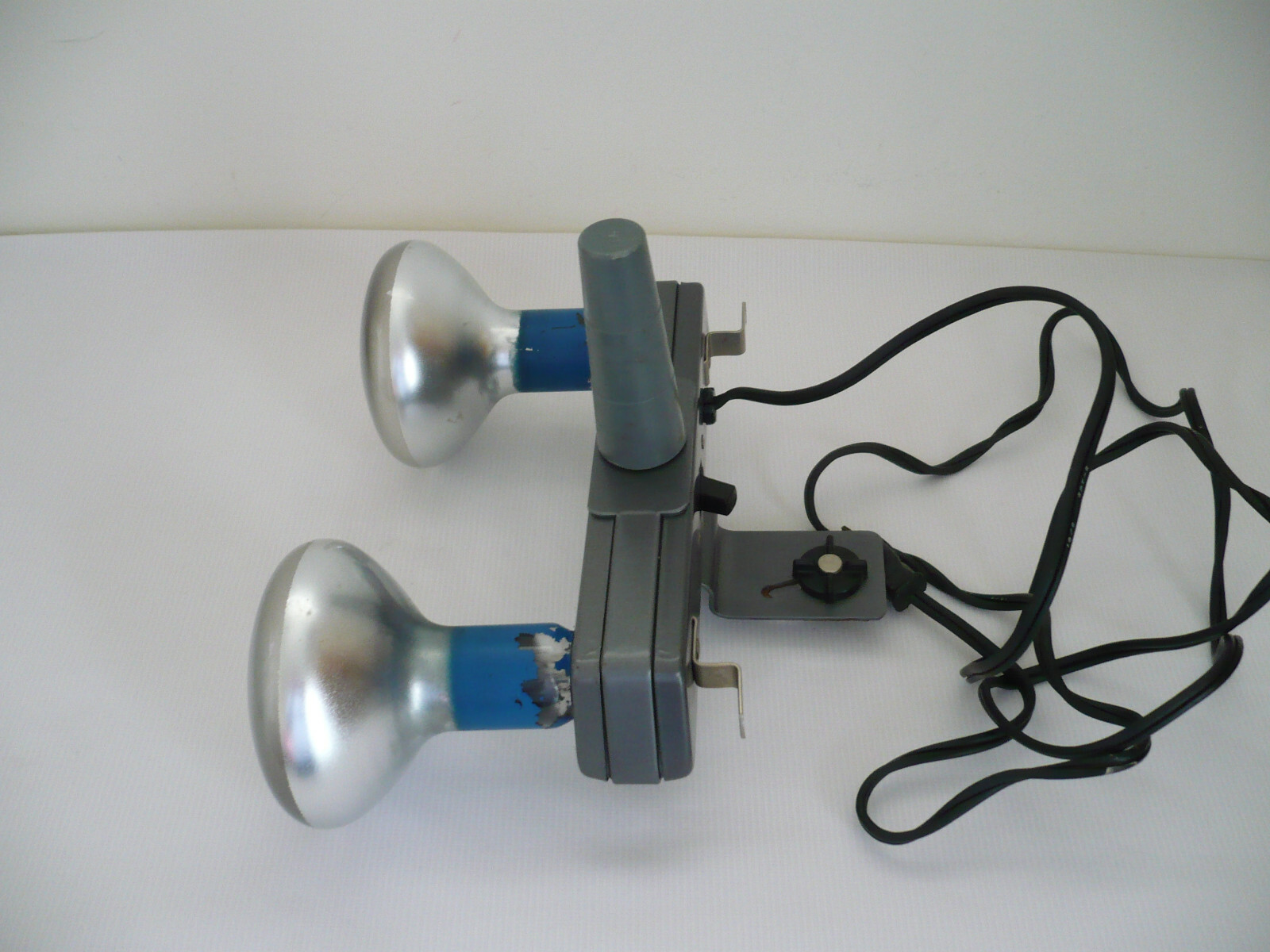 Vintage Keystone Twin Bulb Movie Light – #E23714 Works