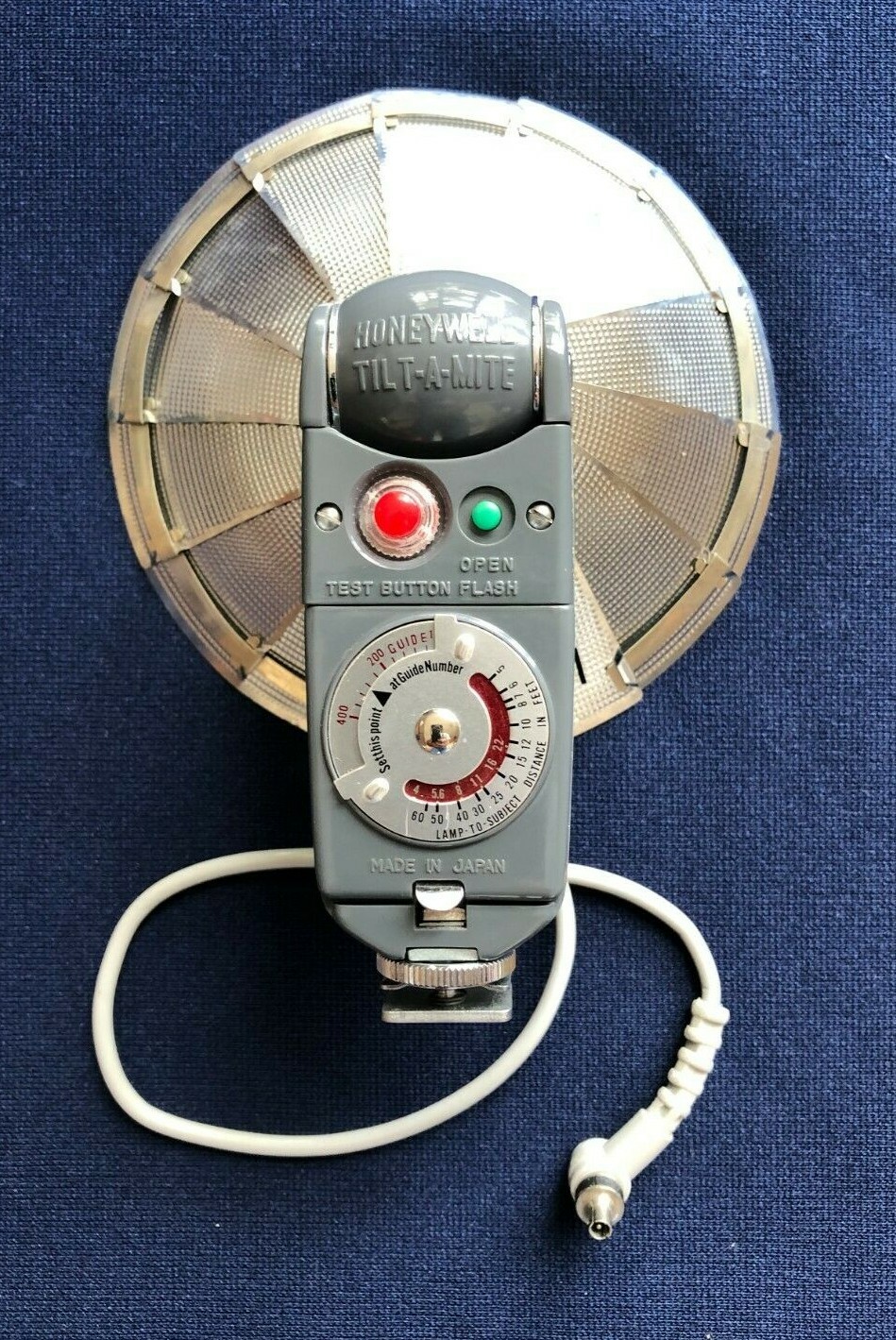 CAMERA – VINTAGE HONEYWELL TILT-A-MITE COLLAPSIBLE CAMERA FLASH UNIT UNTESTED