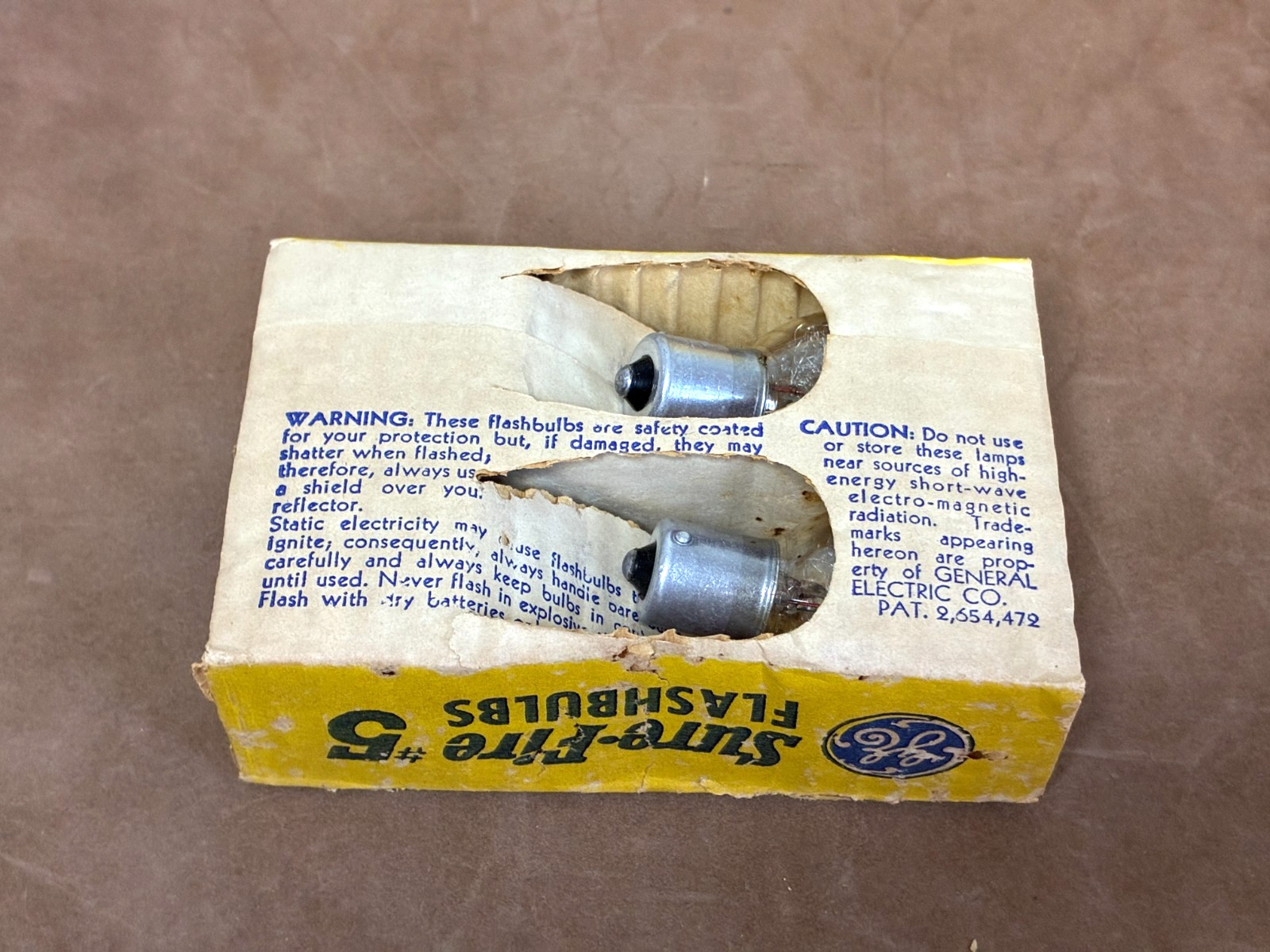 Vintage GE GENERAL ELECTRIC Sure Fire #5 Flashbulbs ~ New Old Stock ~ 12 Bulbs