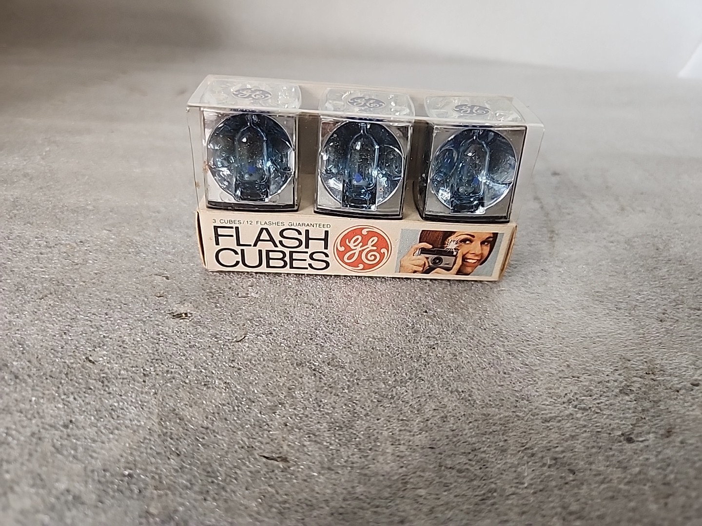 Vintage GE Flash Cubes – 3 Cubes/12 Flashes – Original Packaging