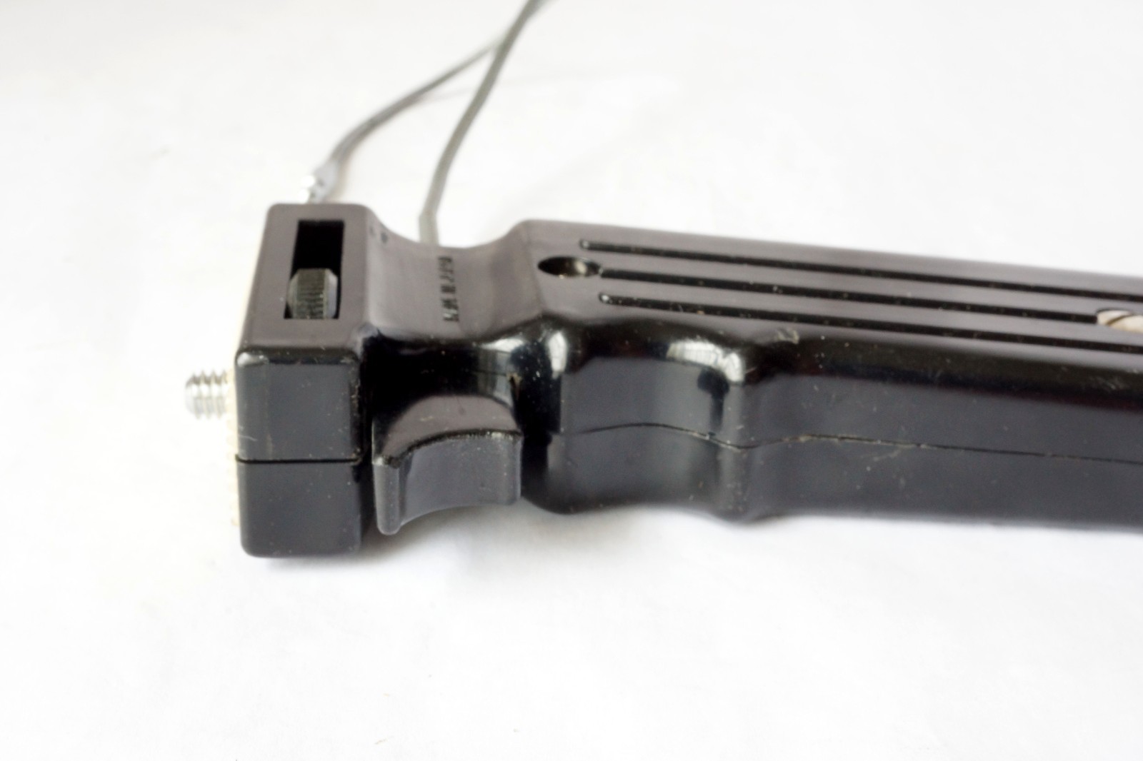 ASTRANAR CAMERA PISTOL GRIP W/ARMORED FLEXIBLE CABLE RELEASE Good Working Order