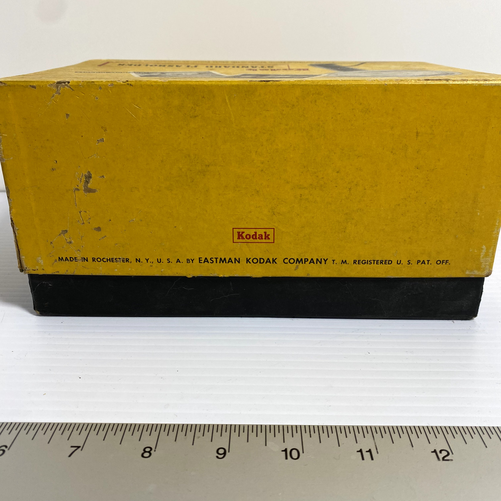 vintage Kodak STANDARD FLASHHOLDER in original box + GE Flash Bulbs (untested)