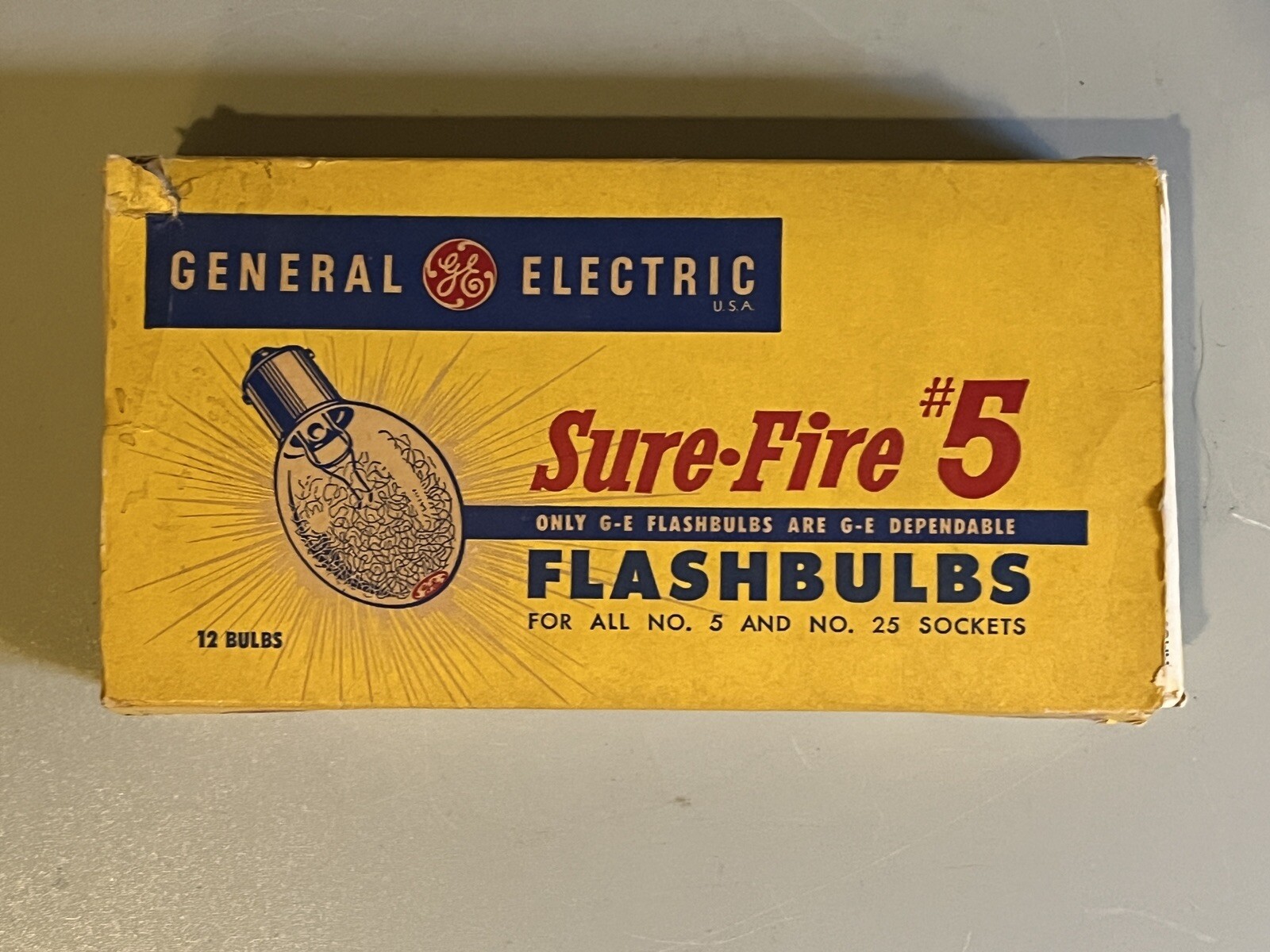 Vintage Camera Flash Bulb Lot: Dura #5, Syl Blue Dot, GE Sure Fire #5, 44 Bulbs