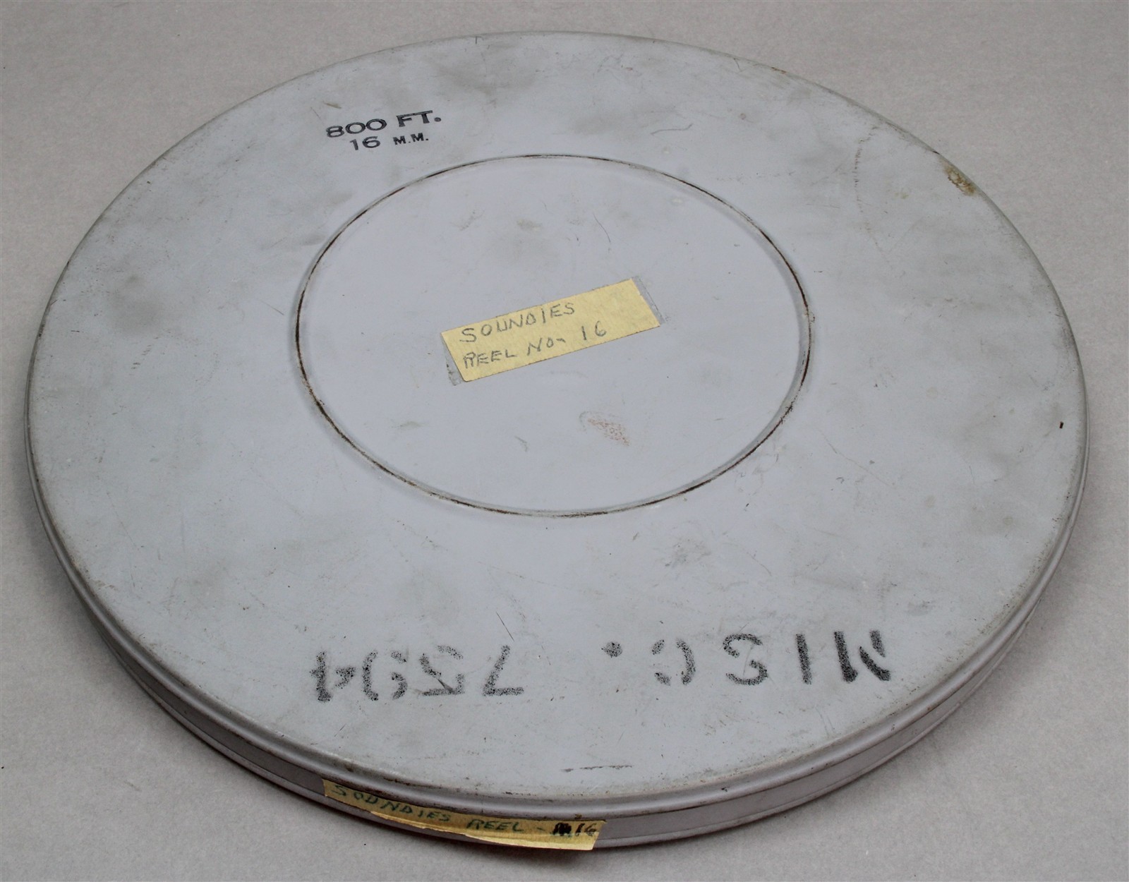 Vtg Compco 800ft 16mm Metal Movie Film Reel Canister 10-3/4″ Art Decor – No Reel
