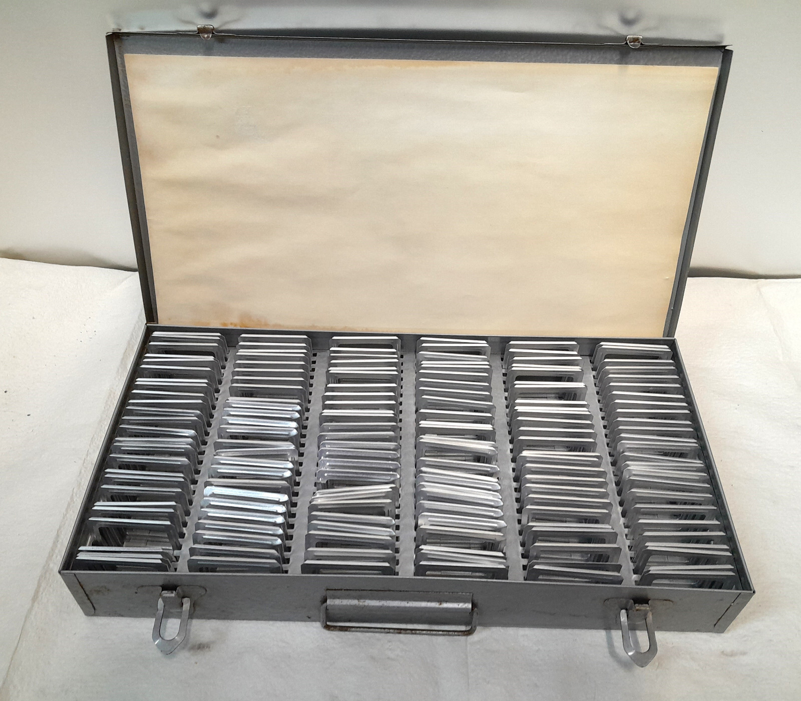 Vintage Logan Metal De Luxe 2 x 2 No. 110-115-1500I box, with 150 Metal Slides