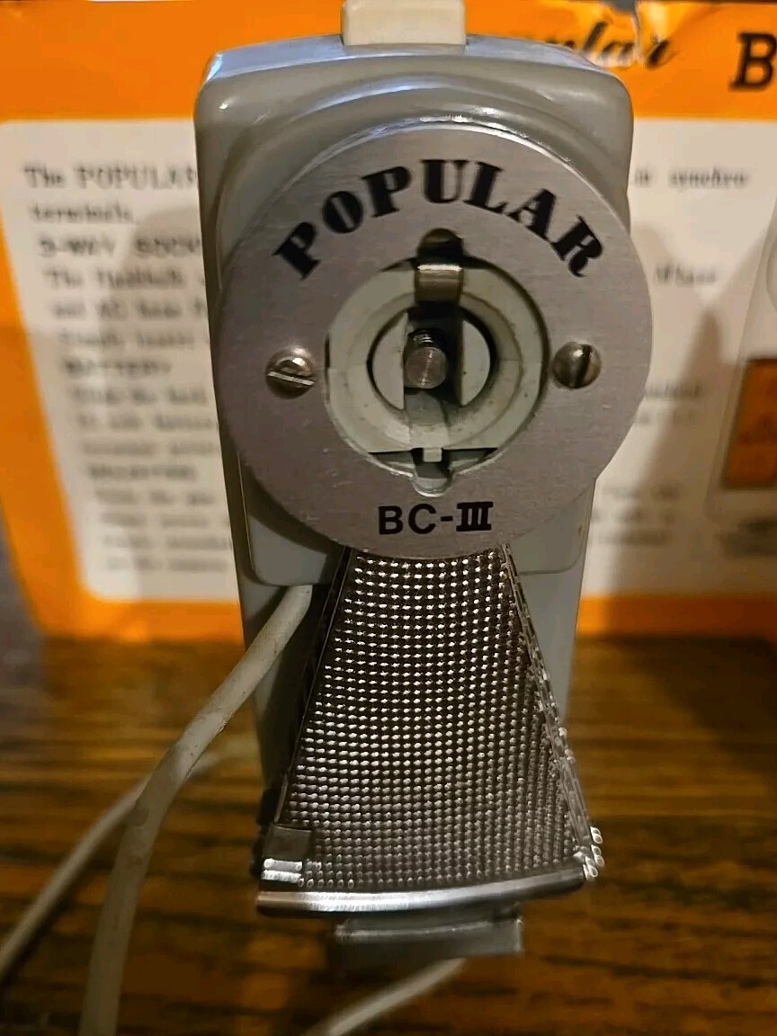 Vintage Popular BC Flash Gun Model 3 – 3-Way Socket For AG, M Base & Bayonet