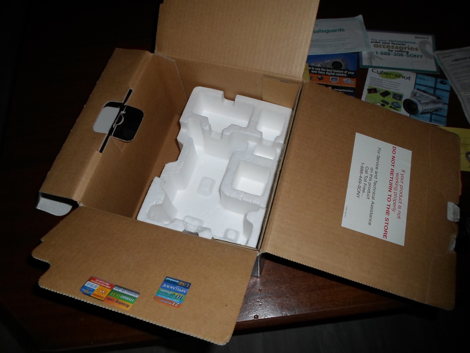 BOX – PAPERWORK – accessories ONLY – for Sony Cybershot DSC-F505 – lens cap, CD