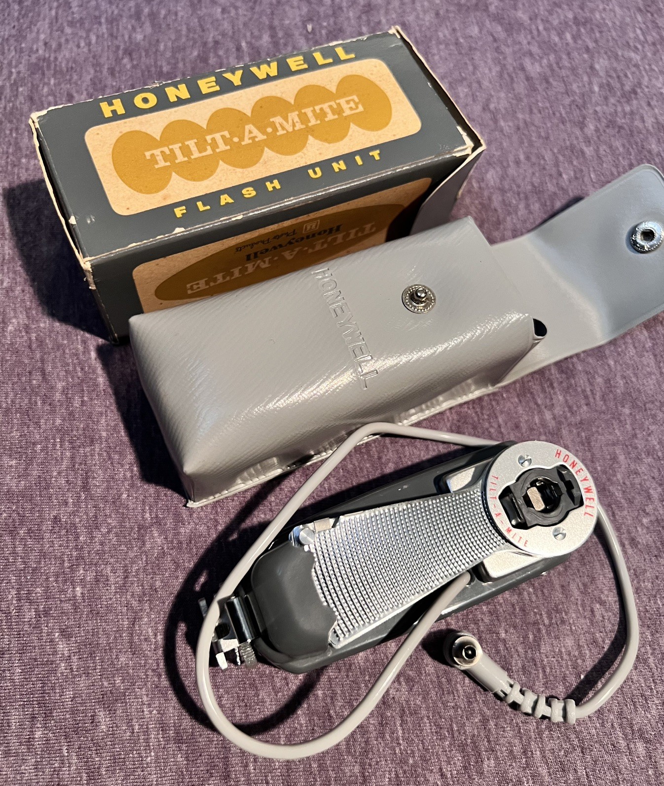 Honeywell Tilt-A-Mite Flash Unit Collapsible Fan Style Vintage Camera Pentax