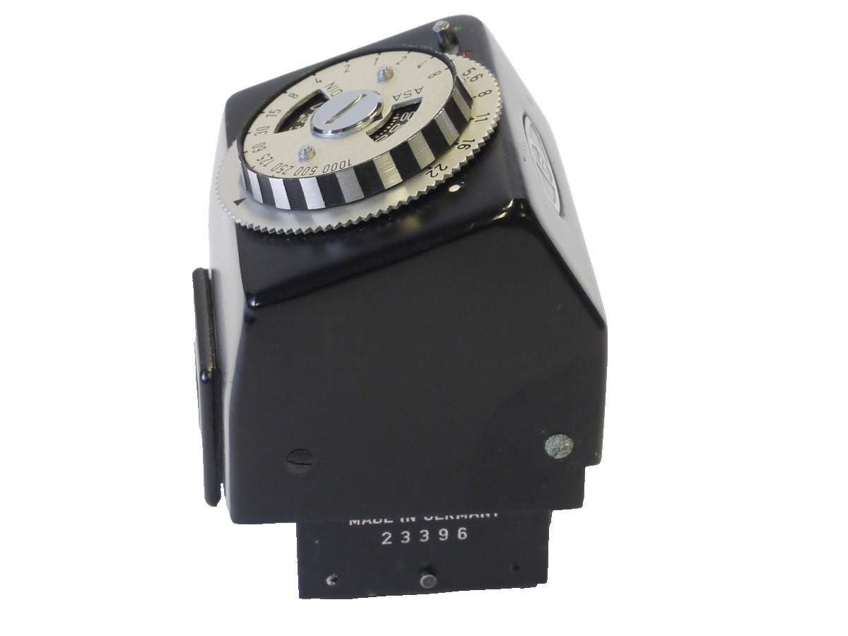 Harwix Berlin TTL-Prisma CDS meter prismfinder for Exakta SLR, with focus screen