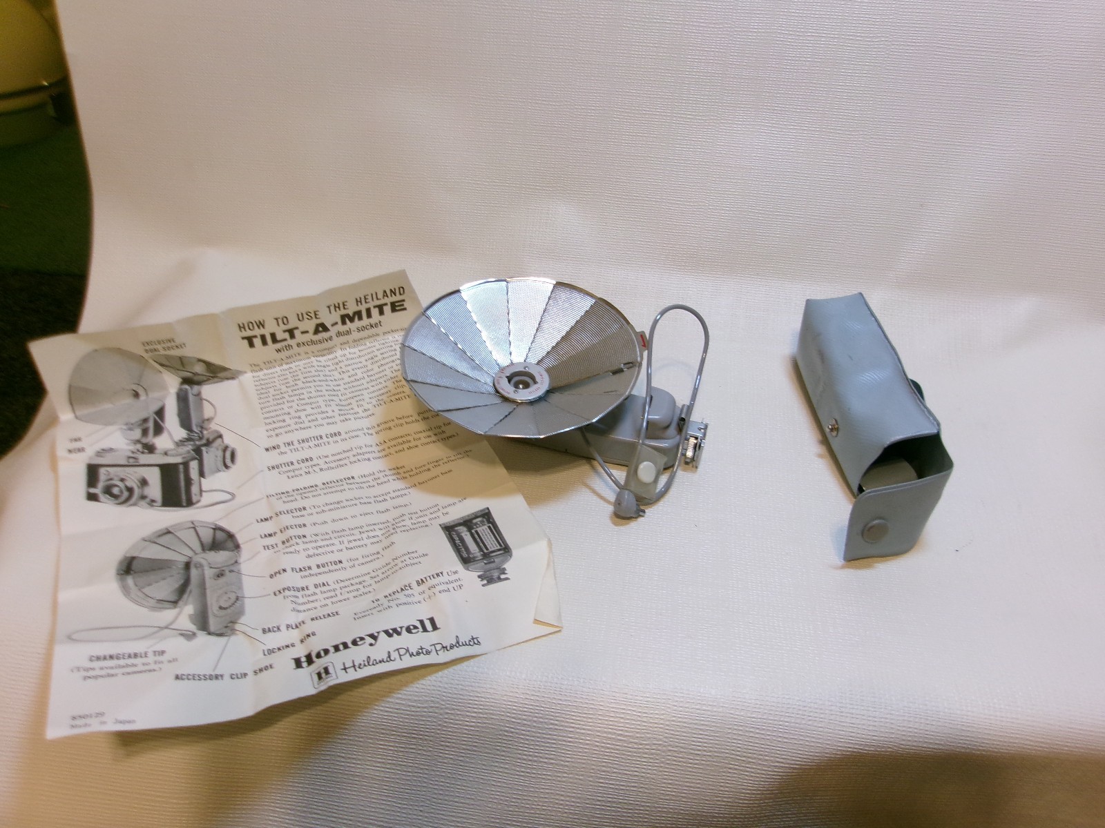 Vintage Honeywell Tilt-A-Mite Camera Flash Unit w/ Original Case & Instructions