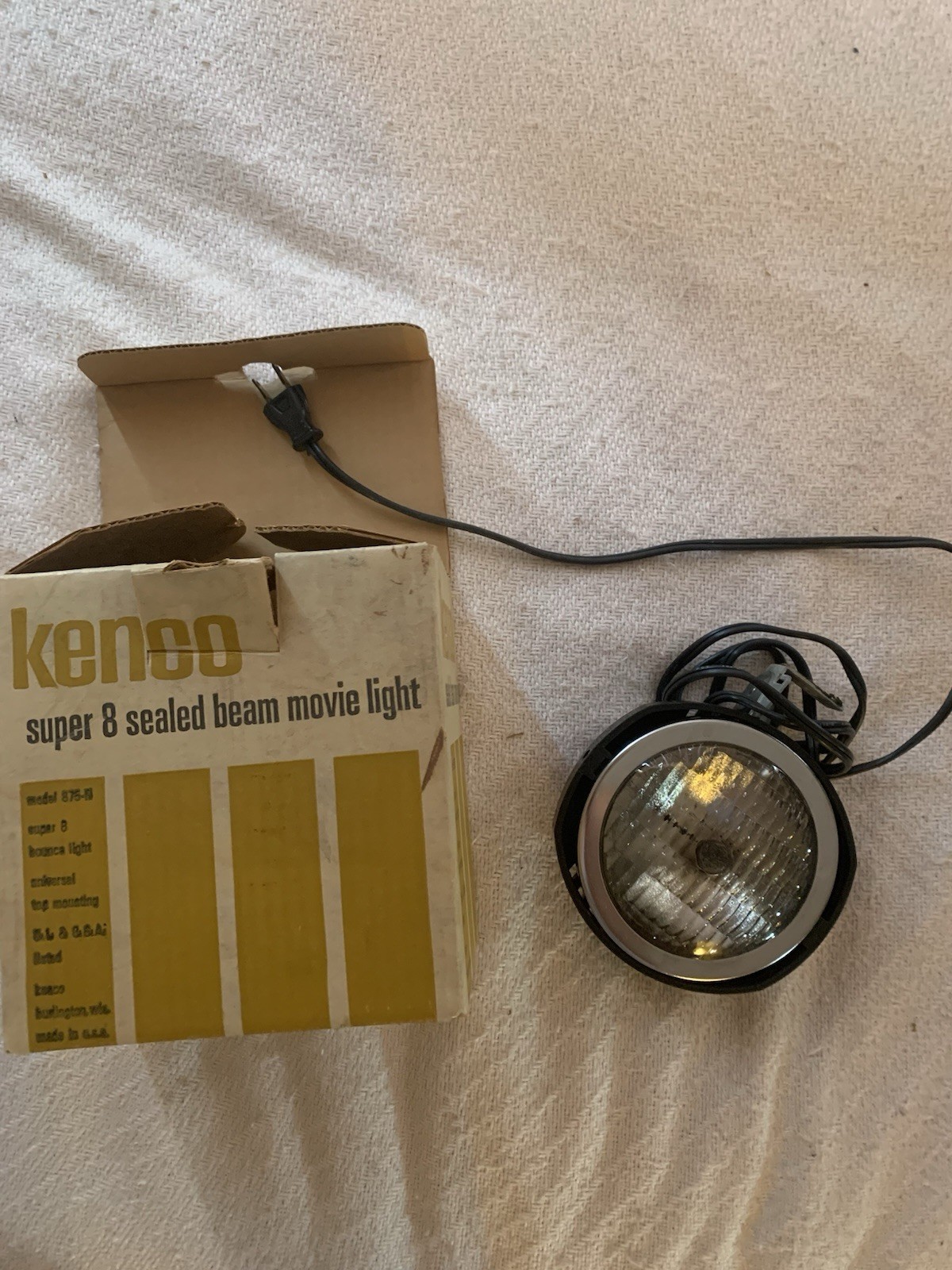 Vintage Kenco 875-N Super 8 Sealed Beam Movie Light