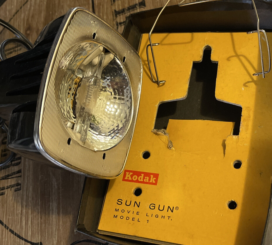 Kodak SUN GUN Movie light model 1,Exposure Guide kodachromeII Type ADWY Vintage