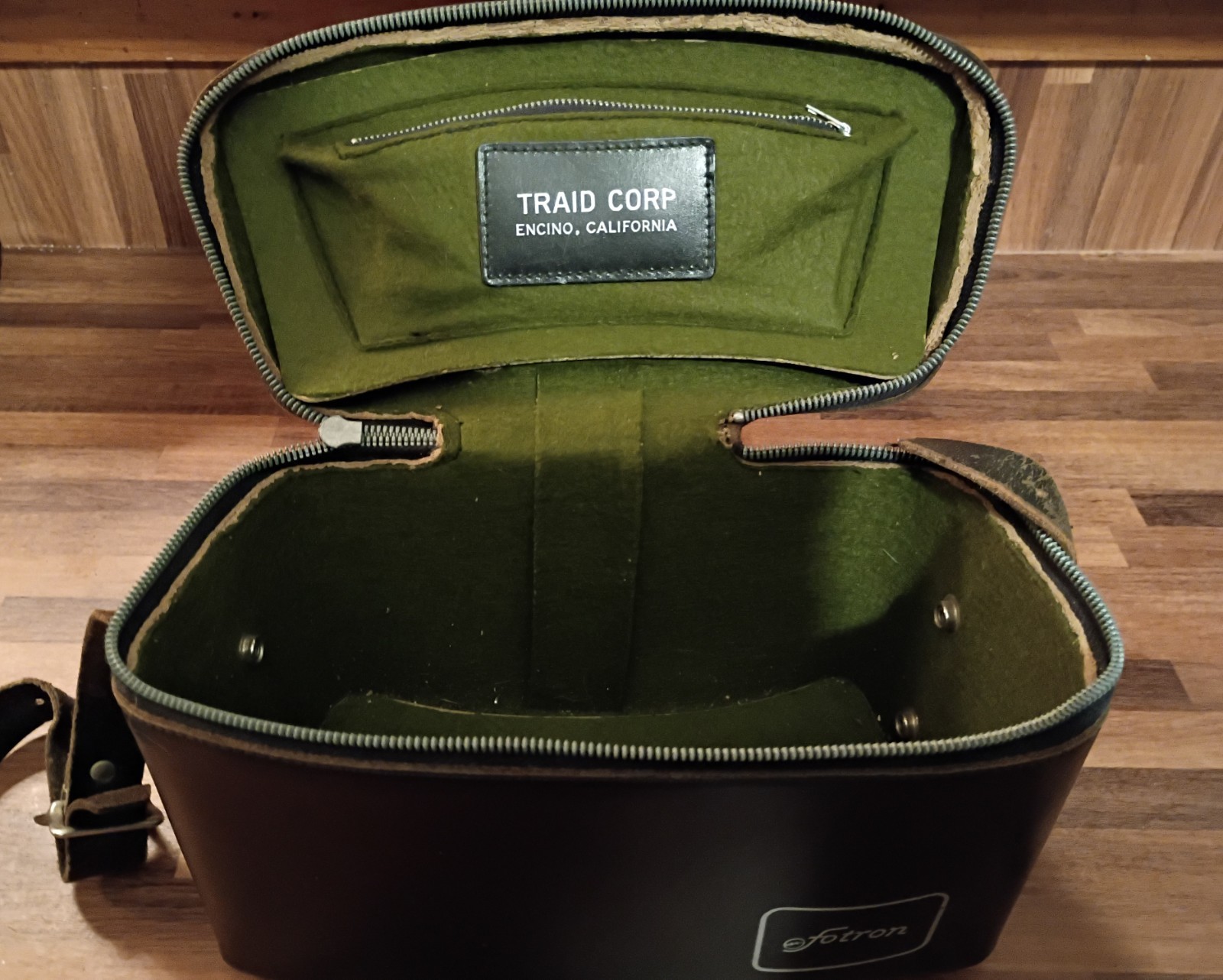 VTG Fotron Leather Carrying Case For Camera – Retro Photography – Broken Strap