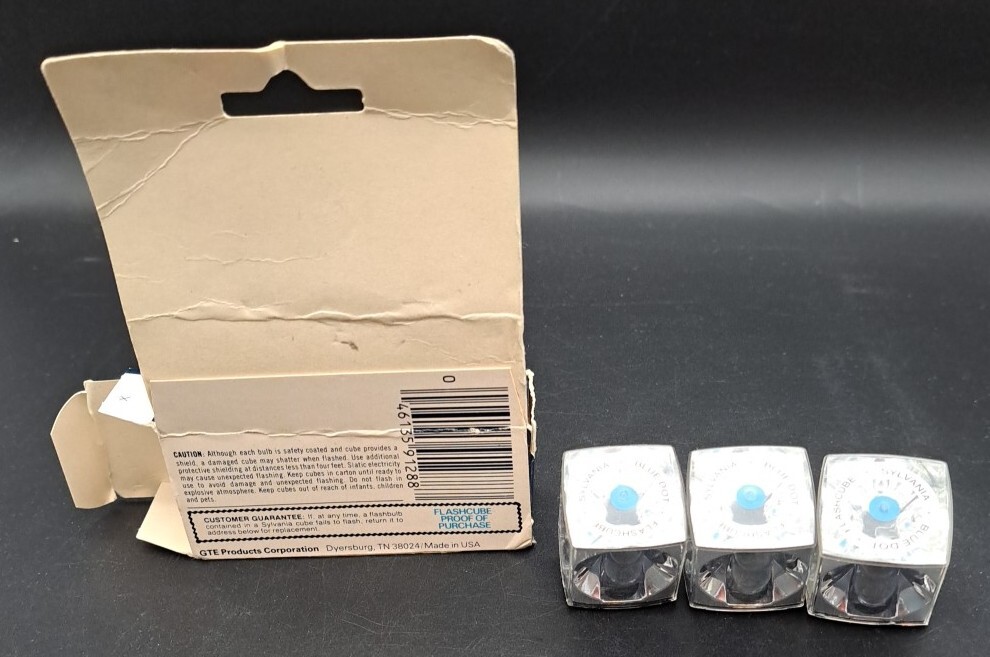 Vintage Sylvania GTE Blue Dot Camera Flash Cubes 3-Pack 12 Flashes USA