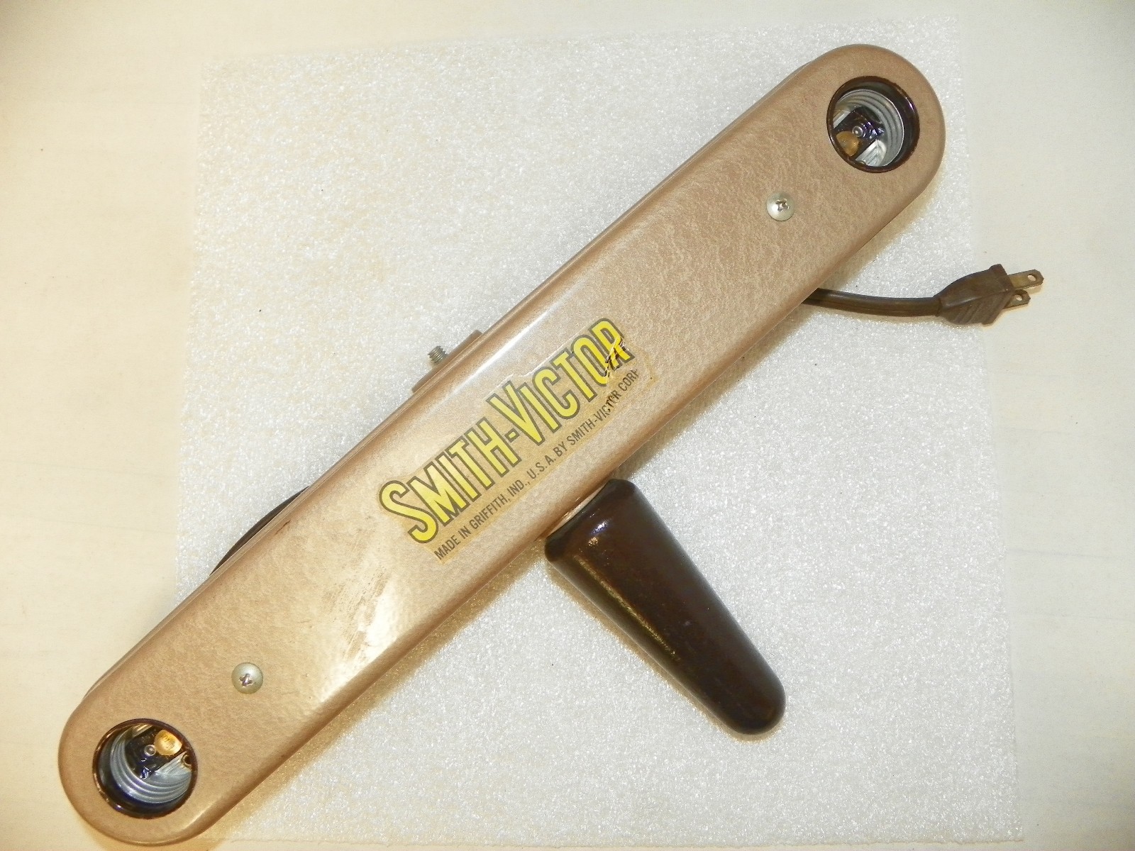 Vintage Smith-Victor L2 Indoor Light Bar ~ Photo – Camera ~ Dual Bulb ~ Works