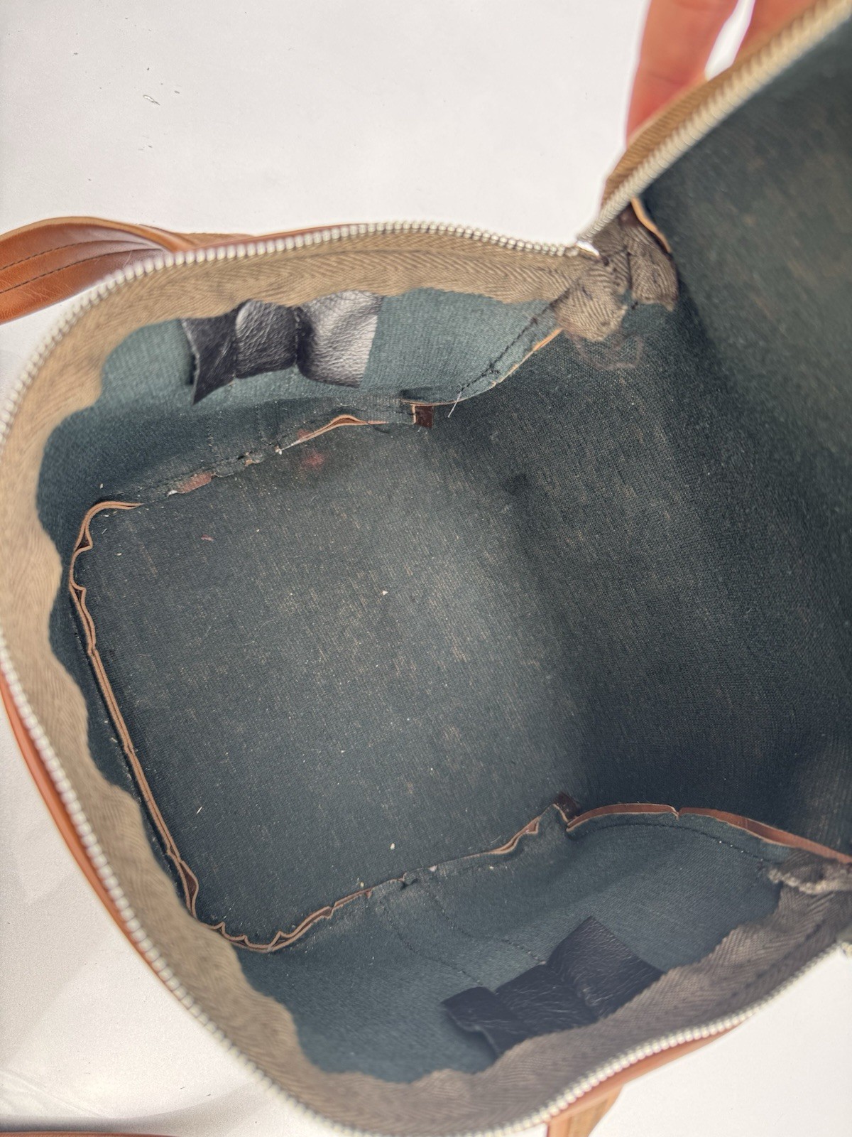 Polaroid vintage Tan SX-70 or 600 Zipper Camera Carrying Case built in Strap