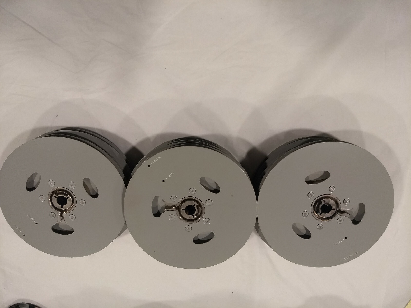 1 (one) Vintage Super 8 Movie REEL, No film 6″ 300ft, 3oz, R605, Made USA