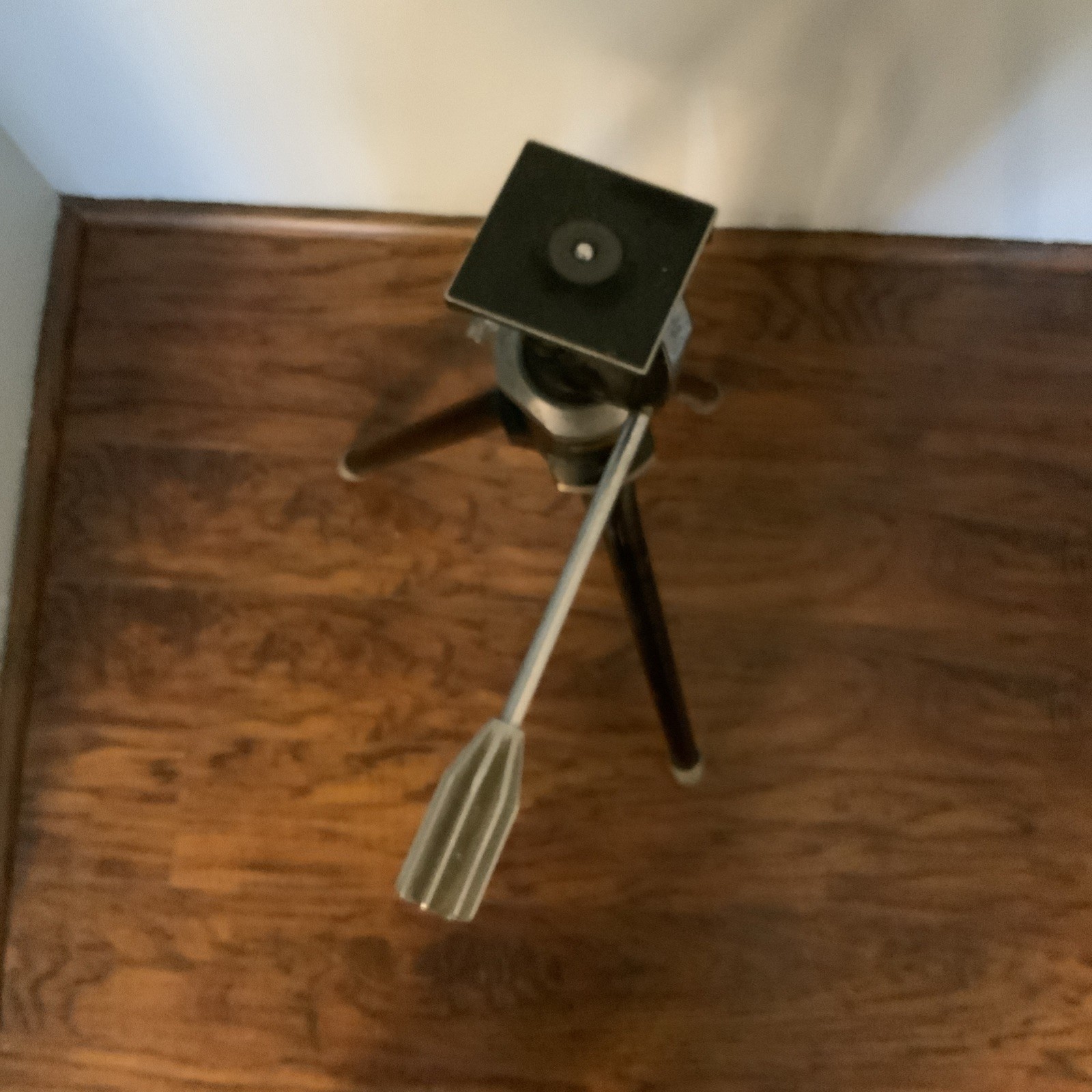 Vintage Star d Conquest Tripod Deco Style black and chrome retro noir