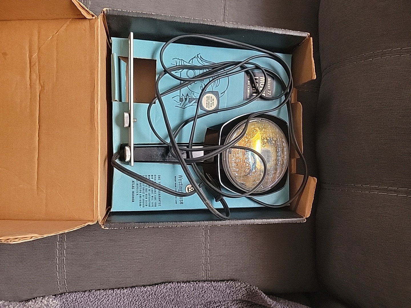 VTG WESTINGHOUSE SEALED BEAM TYPE MOVIE LAMP USED STILL WORKING