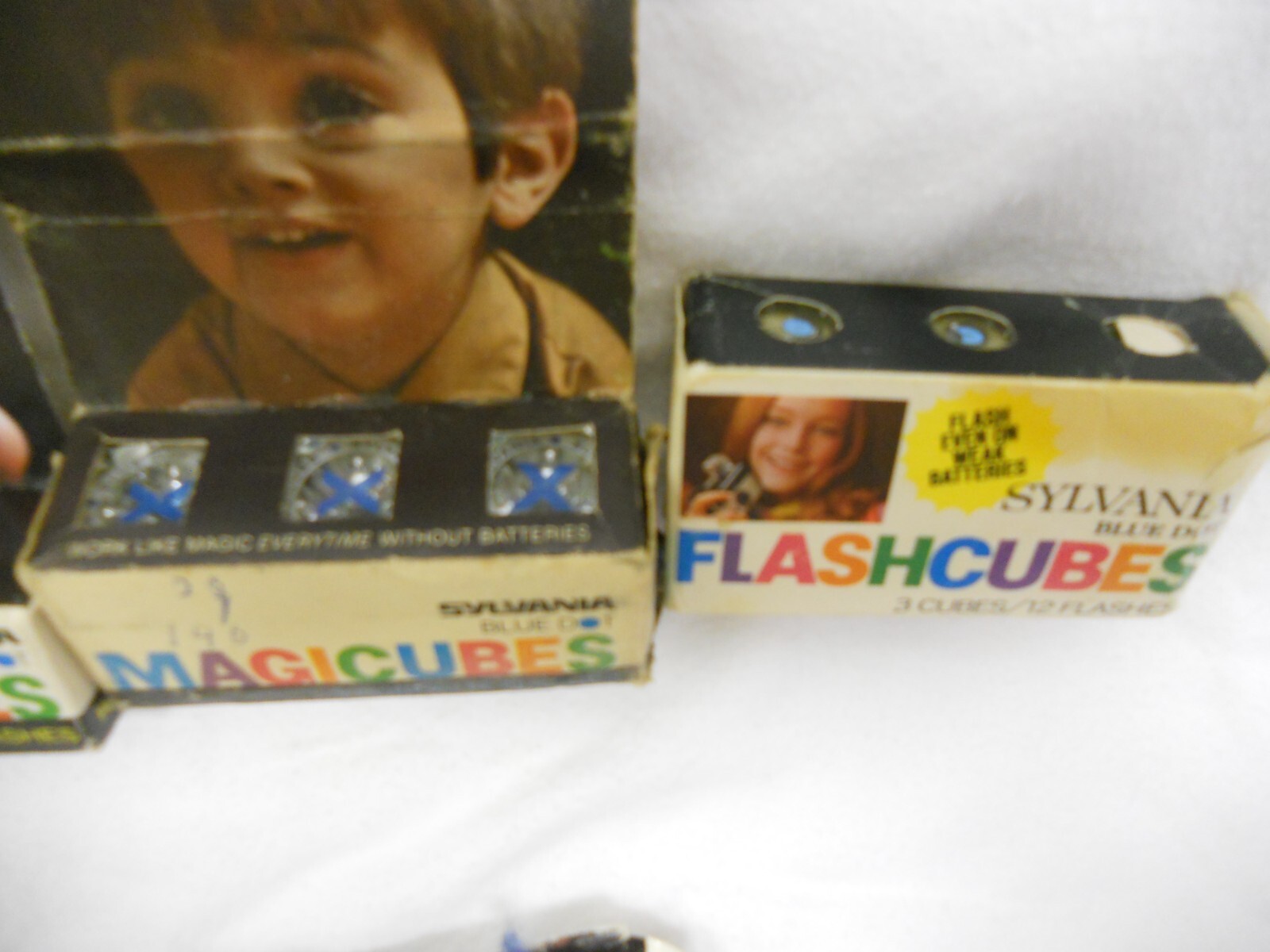 LOT OF VINTAGE3 PACKS SYLVANIA CUBES BLUE DOT FLASHES CUBES